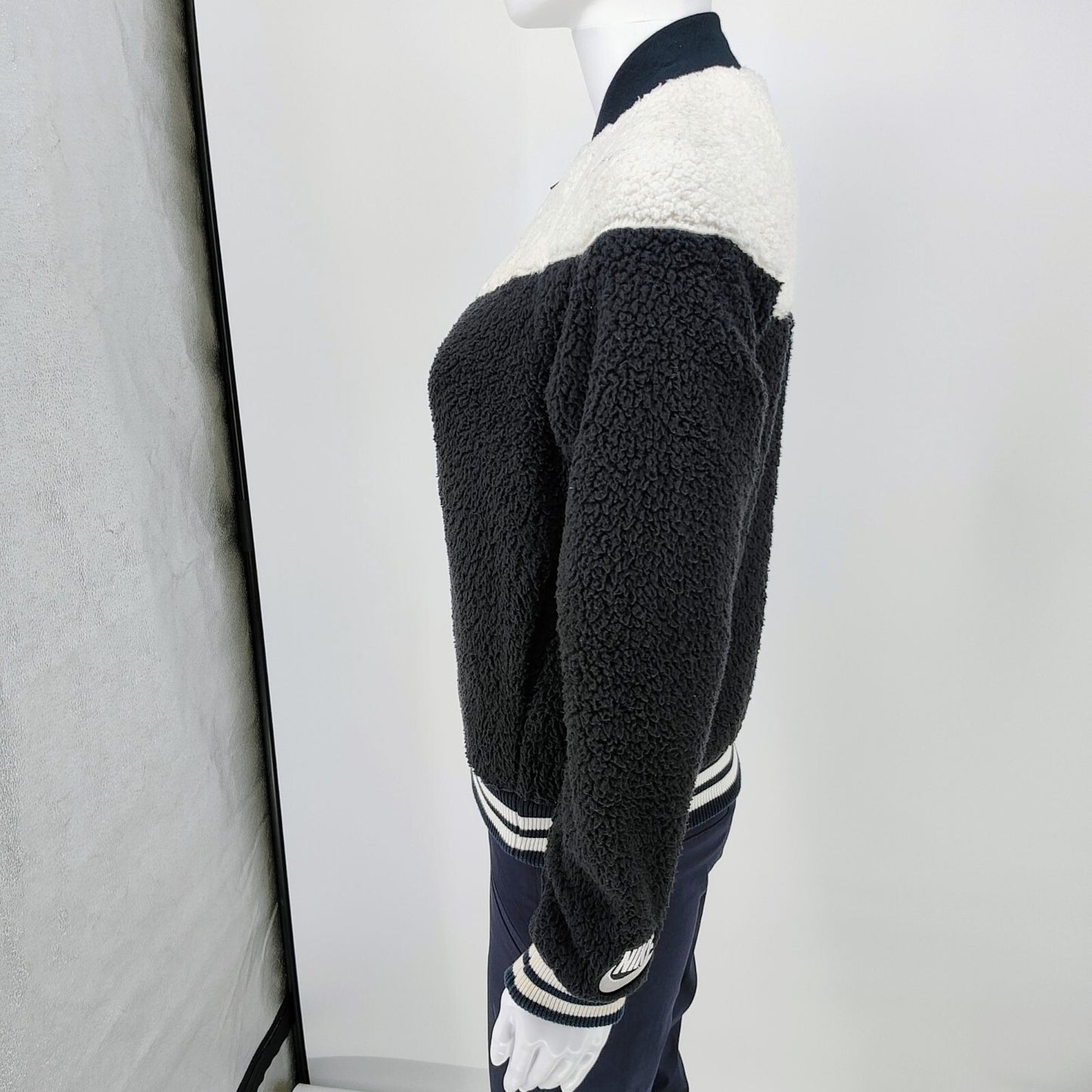 Nike Womens Sherpa Fleece Black and Whi Varsity Jacket XS Black & White Polyeste