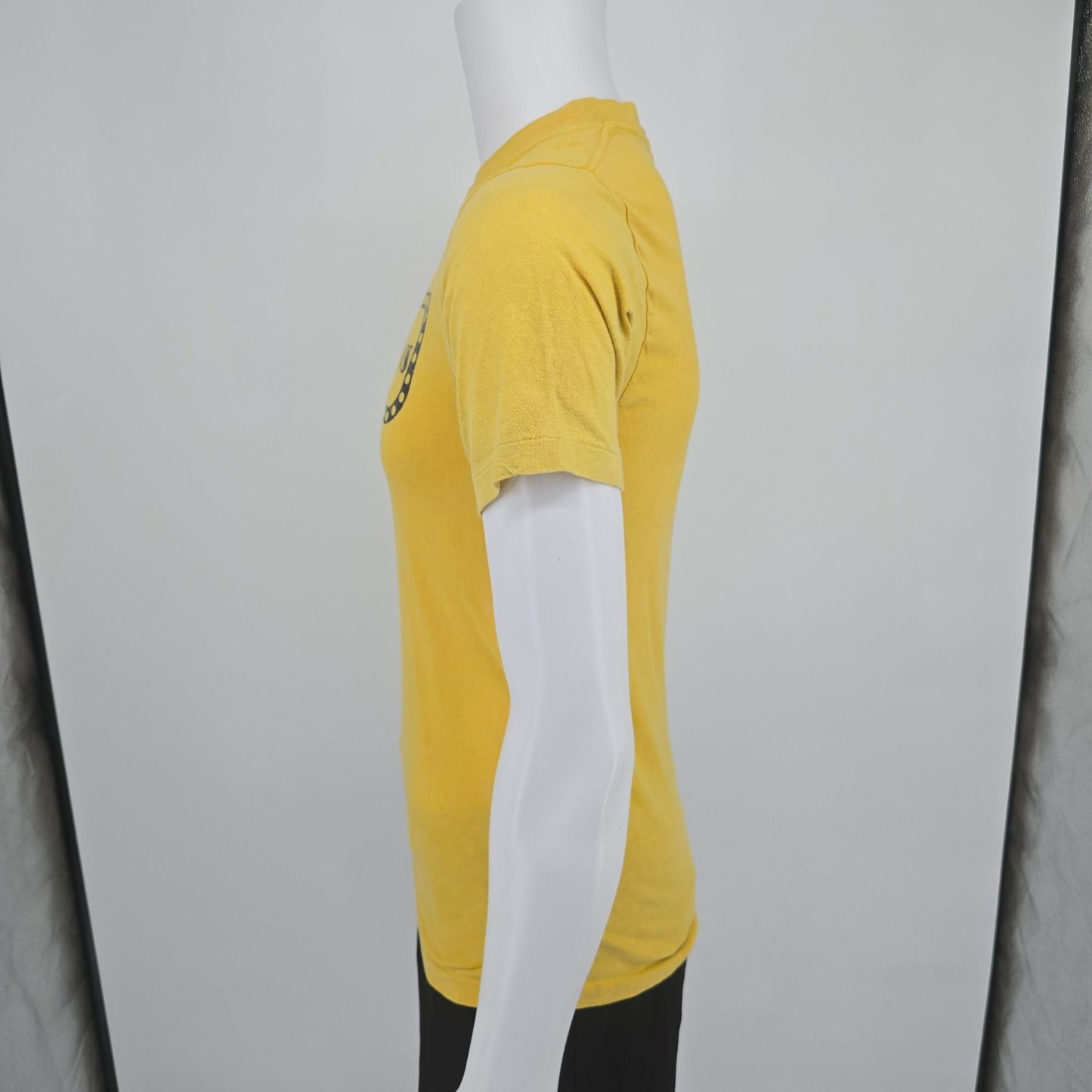 Vintage 1970s Belton Yellow "Refreshments" Movie Theater Marquee T-Shirt (XS/S)