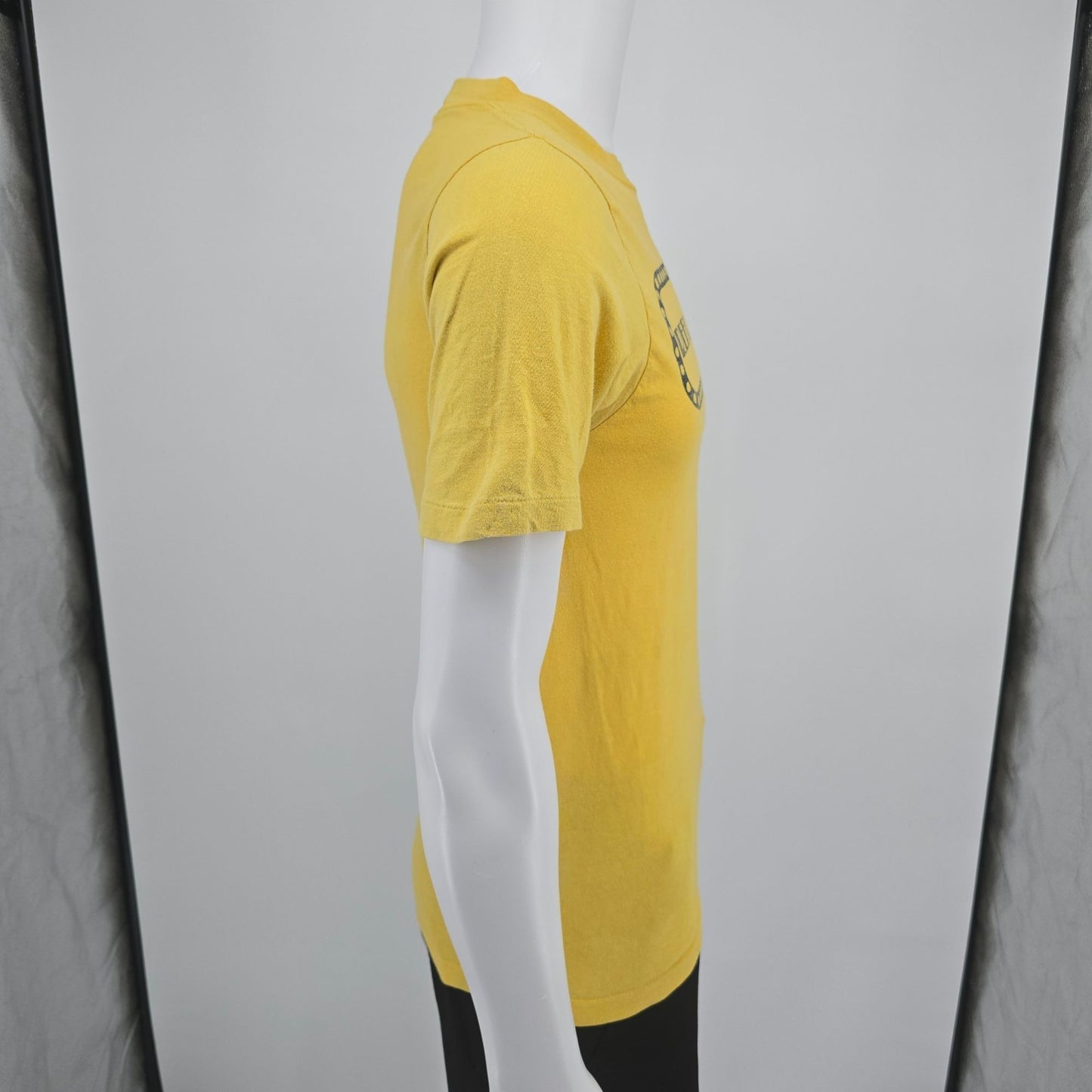 Vintage 1970s Belton Yellow "Refreshments" Movie Theater Marquee T-Shirt (XS/S)