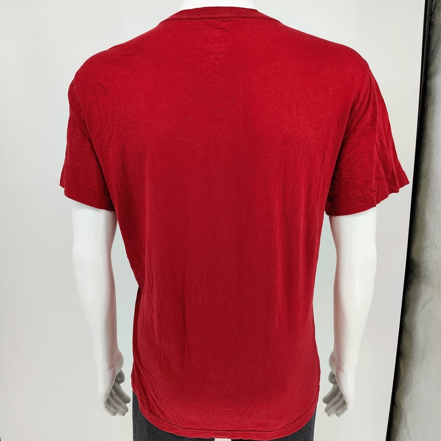 Arizona Jeans Disney Animal Kingdom Mickey Mouse Red Graphic T-Shirt (XL)