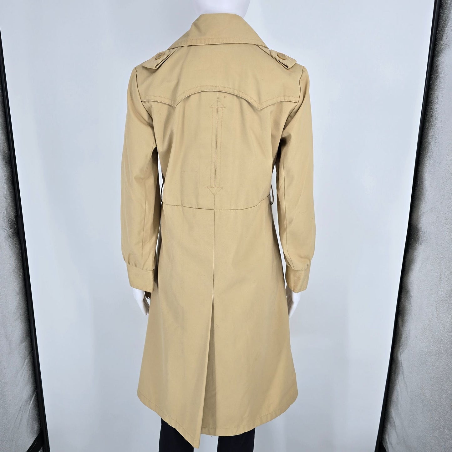 Vintage 1970s Misty Valley Women's Single-Breasted Beige/Khaki Trench Coat (S)