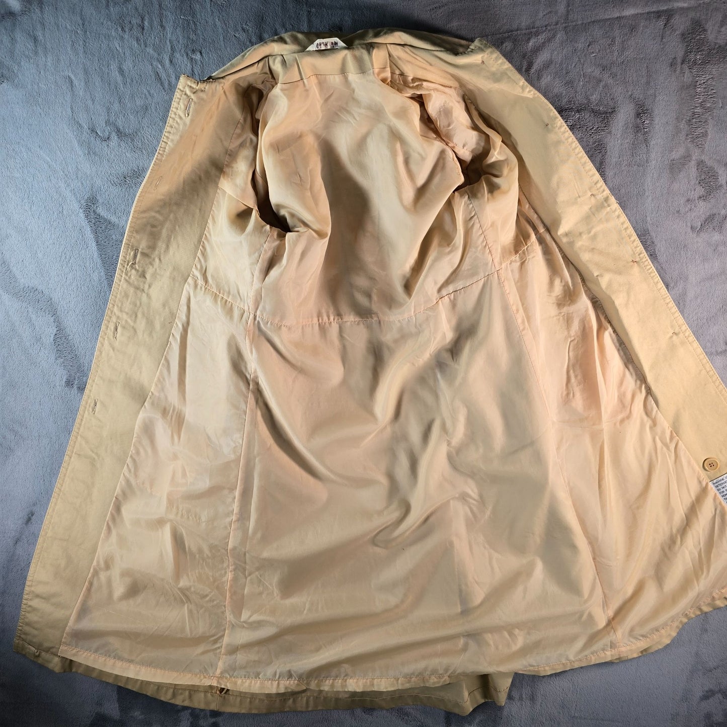 Vintage 1970s Misty Valley Women's Single-Breasted Beige/Khaki Trench Coat (S)