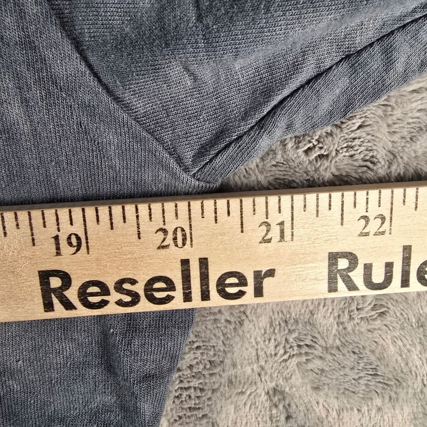 Vintage Y2K The Mountain DIY Cut Out Hem Blue-Eyed Wolf Tie-Dye T-Shirt (M)