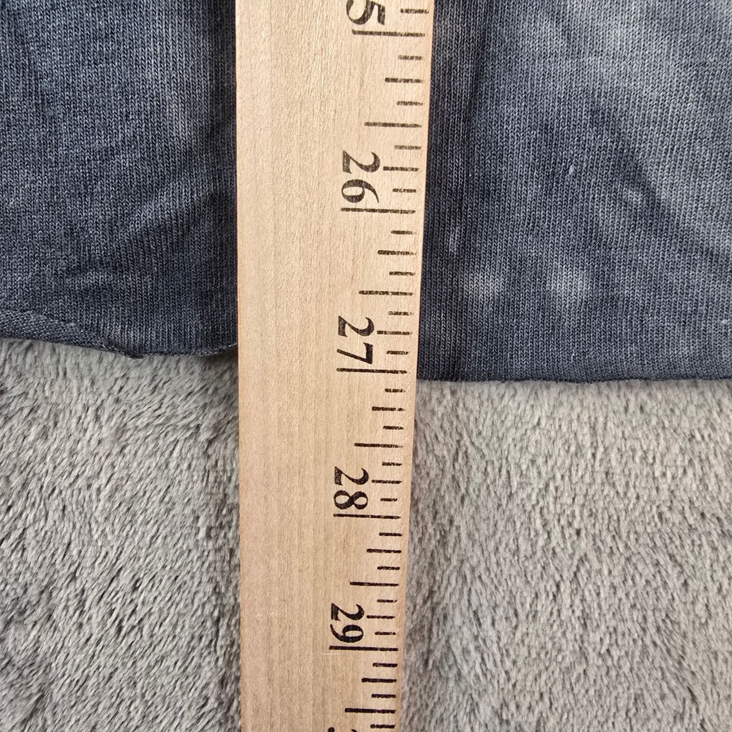 Vintage Y2K The Mountain DIY Cut Out Hem Blue-Eyed Wolf Tie-Dye T-Shirt (M)