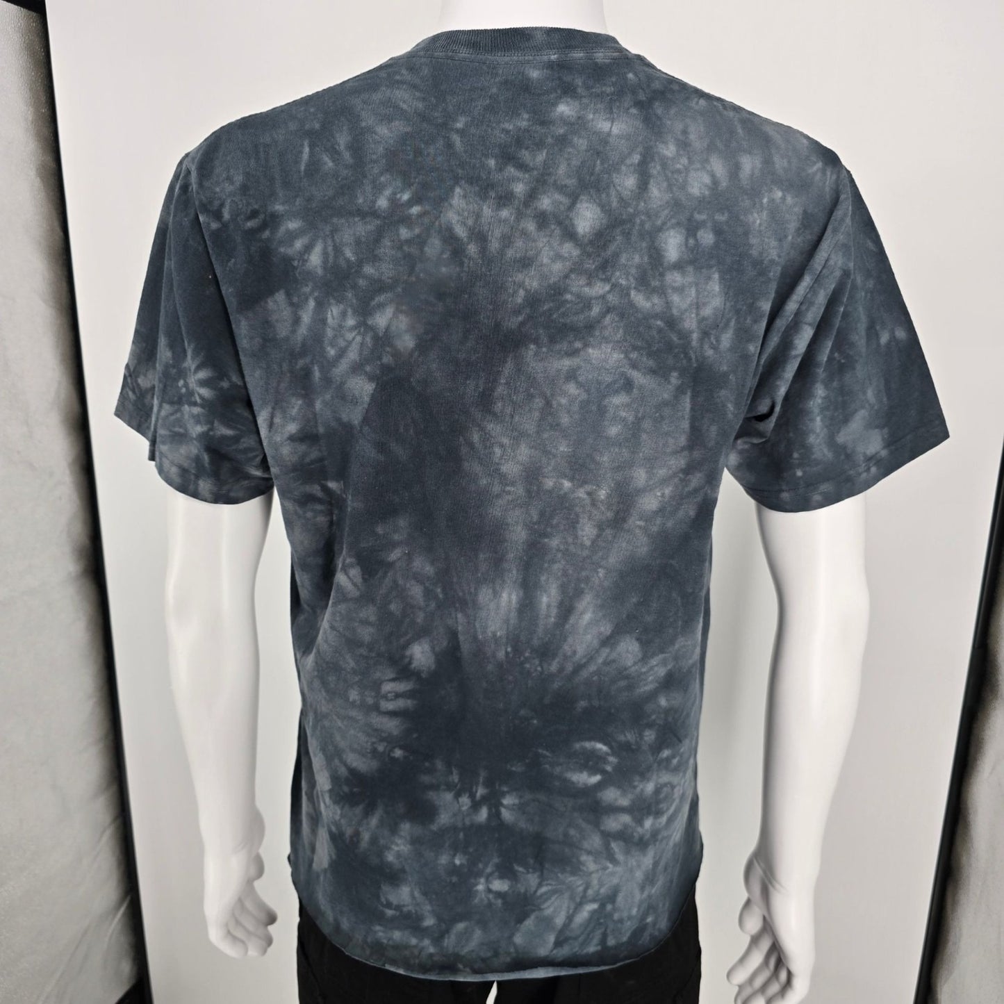 Vintage Y2K The Mountain DIY Cut Out Hem Blue-Eyed Wolf Tie-Dye T-Shirt (M)