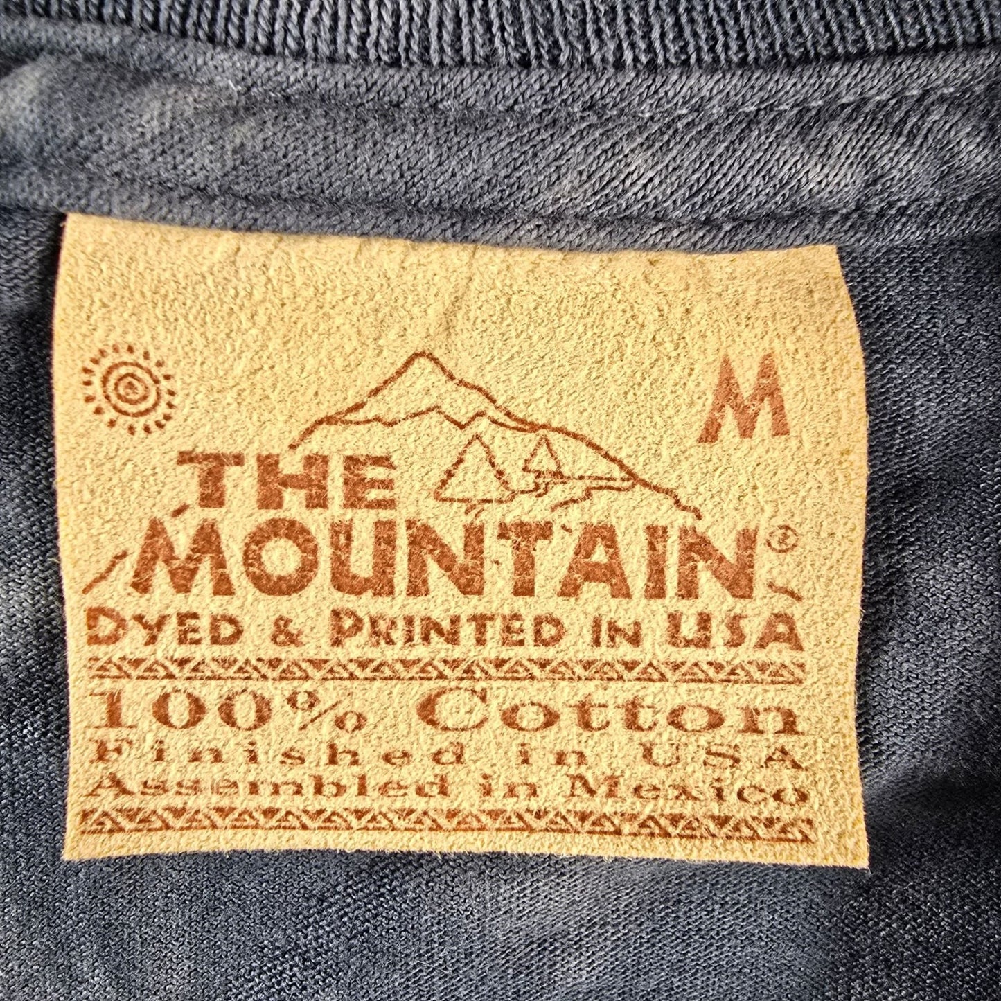 Vintage Y2K The Mountain DIY Cut Out Hem Blue-Eyed Wolf Tie-Dye T-Shirt (M)