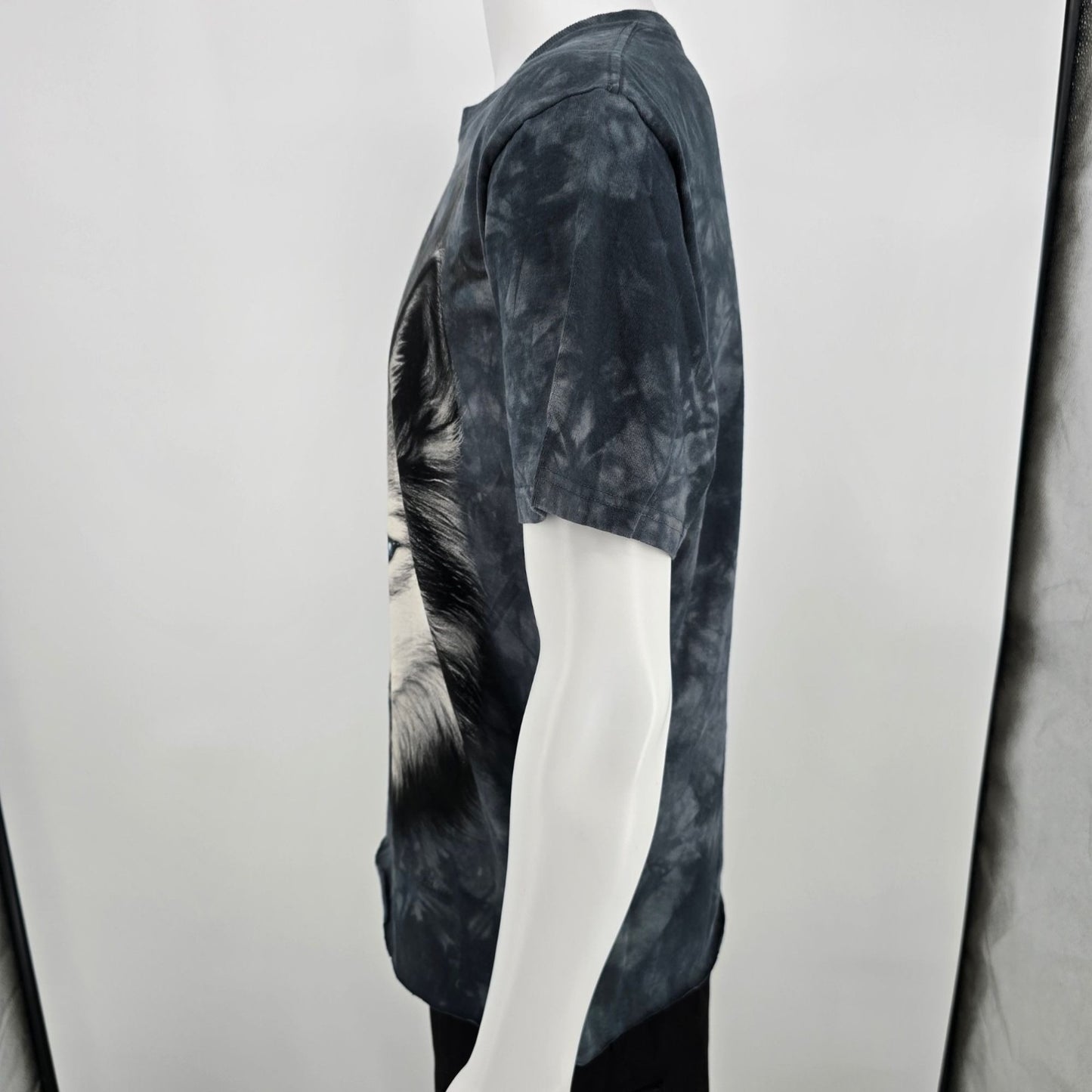 Vintage Y2K The Mountain DIY Cut Out Hem Blue-Eyed Wolf Tie-Dye T-Shirt (M)