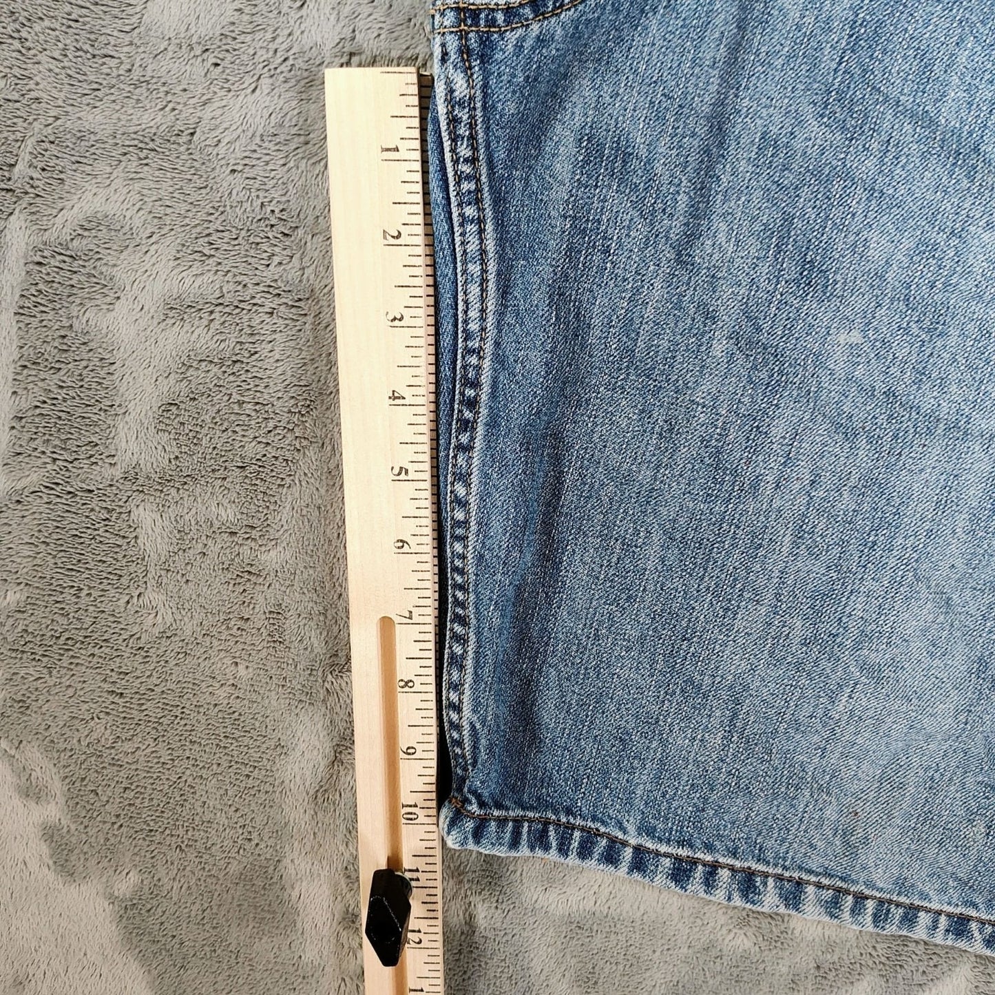 Old Navy 2009 Men's Loose Painter Blue Jean Denim Shorts (Size 36)