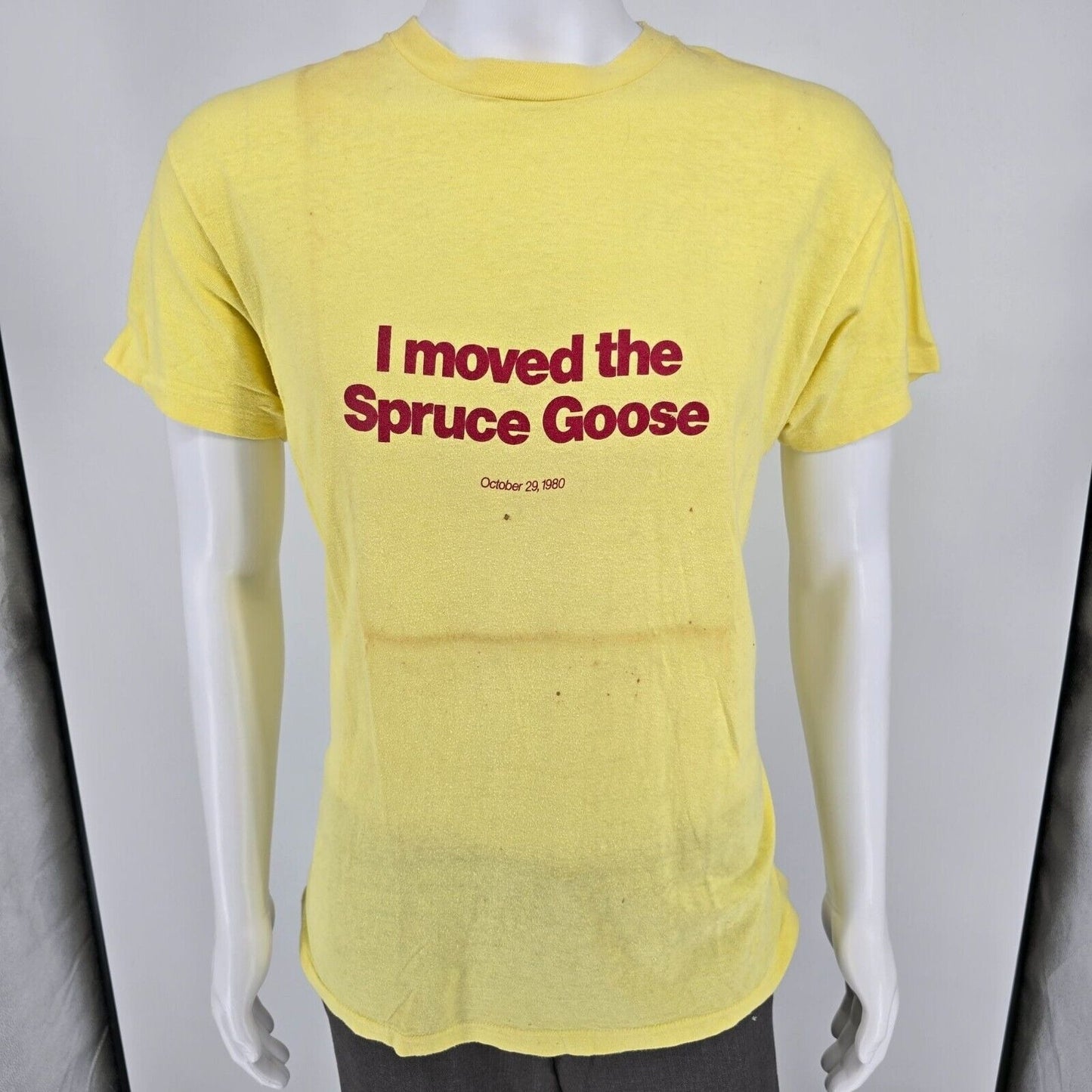 VERY RARE Vintage 1980 "I Moved the Spruce Goose" Yellow Graphic T-Shirt (M)