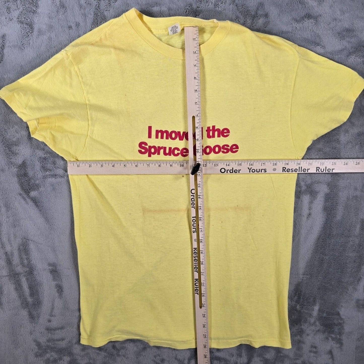 VERY RARE Vintage 1980 "I Moved the Spruce Goose" Yellow Graphic T-Shirt (M)