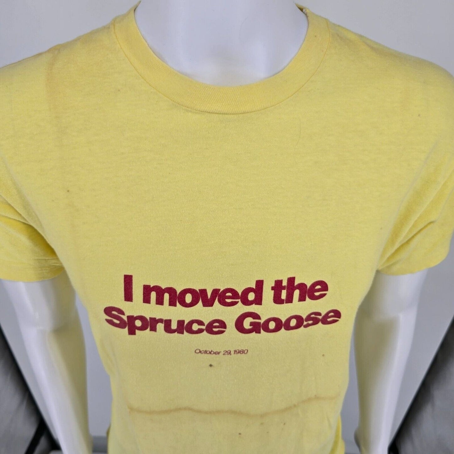 VERY RARE Vintage 1980 "I Moved the Spruce Goose" Yellow Graphic T-Shirt (M)