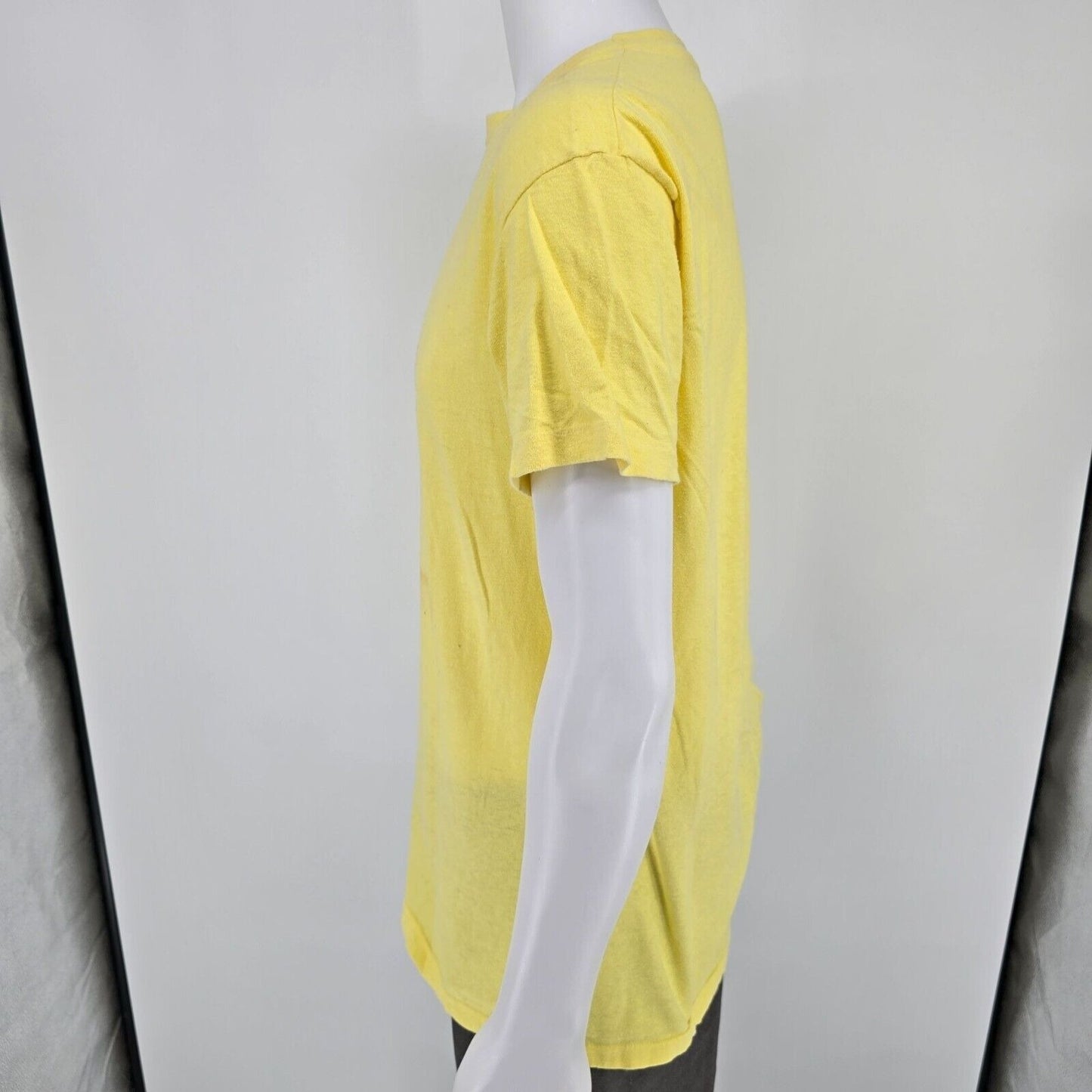 VERY RARE Vintage 1980 "I Moved the Spruce Goose" Yellow Graphic T-Shirt (M)