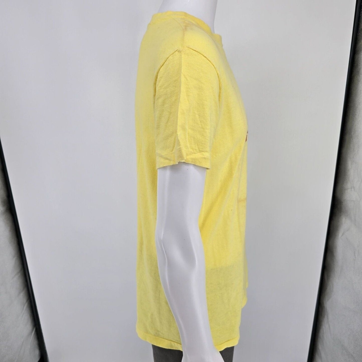 VERY RARE Vintage 1980 "I Moved the Spruce Goose" Yellow Graphic T-Shirt (M)