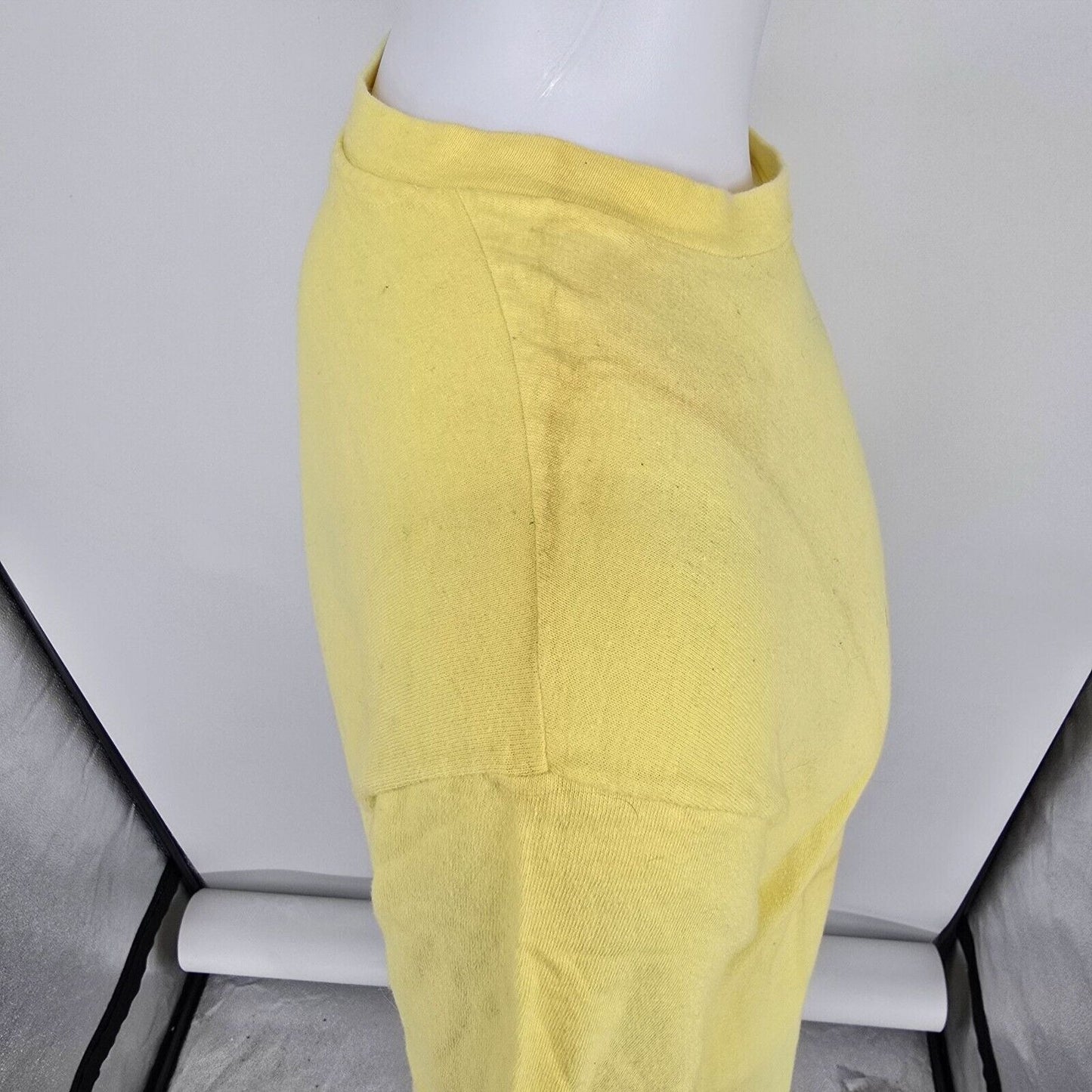 VERY RARE Vintage 1980 "I Moved the Spruce Goose" Yellow Graphic T-Shirt (M)