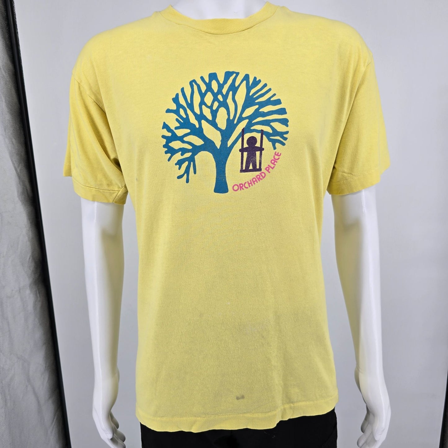 Vintage 1990s Fruit of the Loom Orchard Place Des Moines Iowa T-Shirt (L/XL)