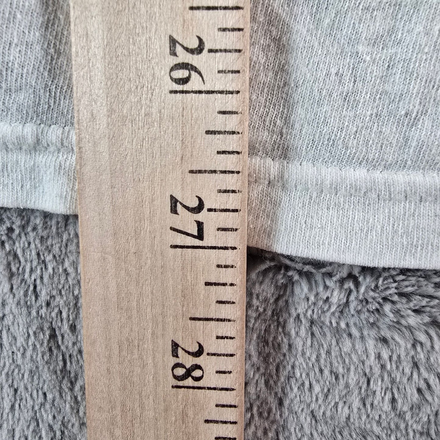 Vintage 2000s Distressed Fruit of the Loom Blank White V-Neck T-Shirt (2XL)