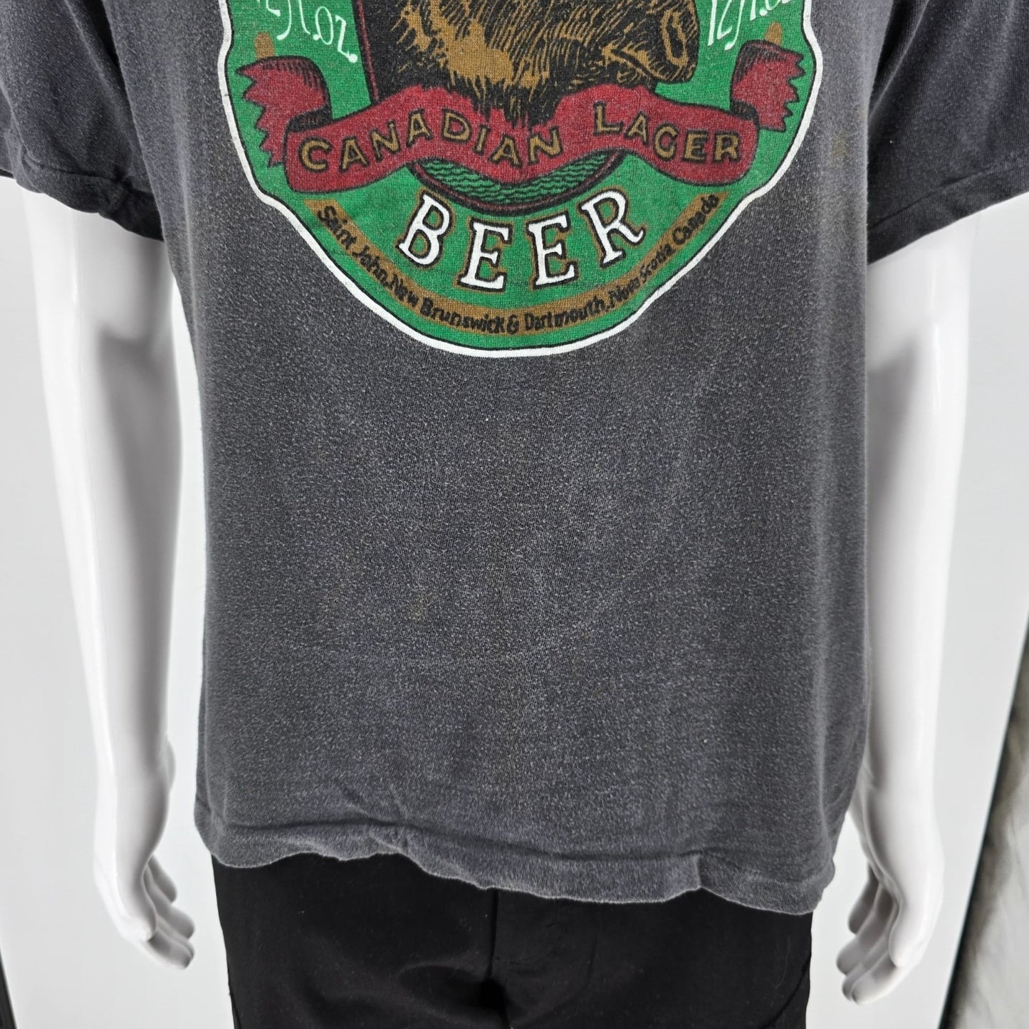 Distressed Vintage 1980s AIL Moosehead Beer Canadian Lager Graphic T-Shirt (L)