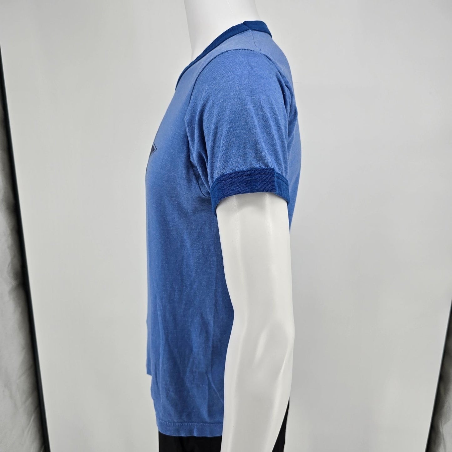 Vintage 1980s Screen Stars Las Vegas Star Graphic Thin Blue Ringer T-Shirt (M)