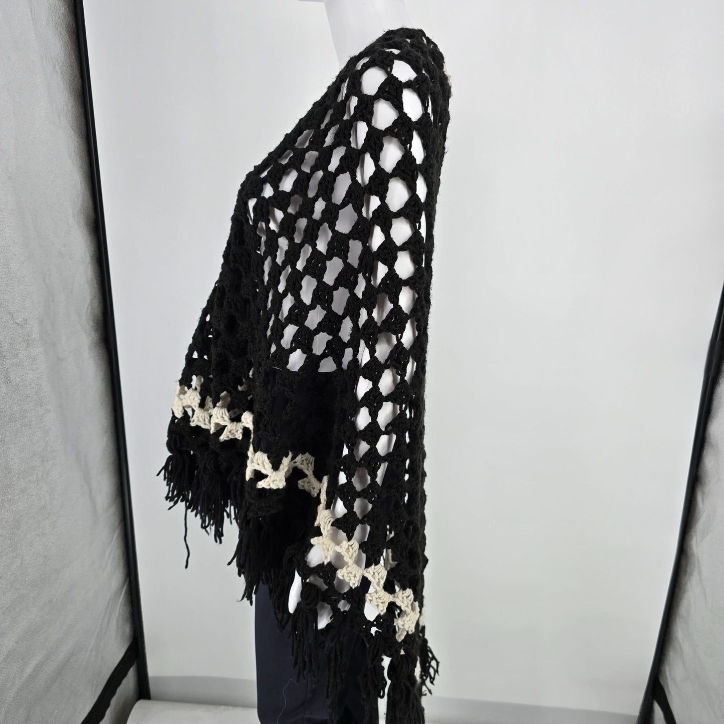 Vintage 1970s Handmade Black/Cream Boho Hippie Fringe Crochet Shawl (One Size)