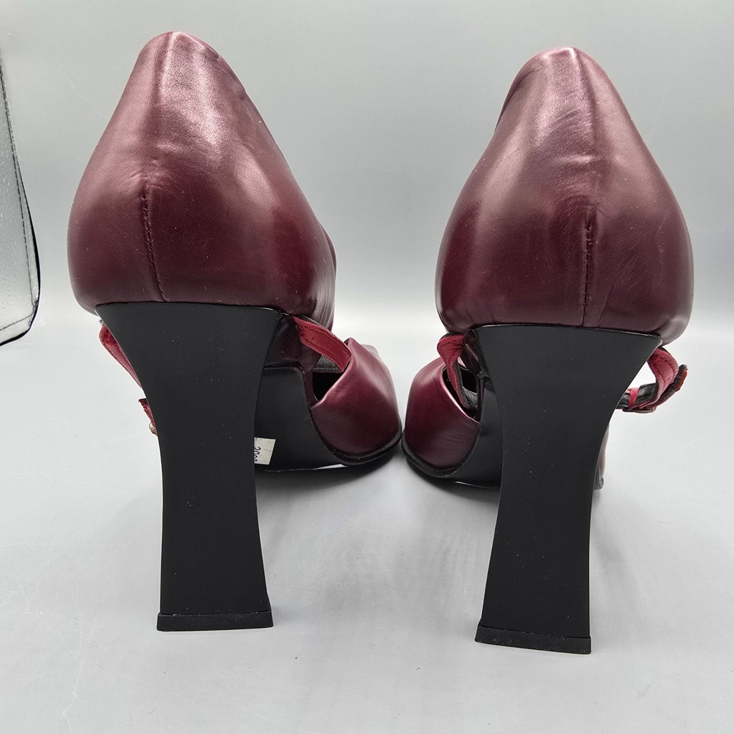 Vintage Deadstock Y2K Pari & Pari Bordeaux Instep-Strap Pumps (EU 37/ US 6.5)