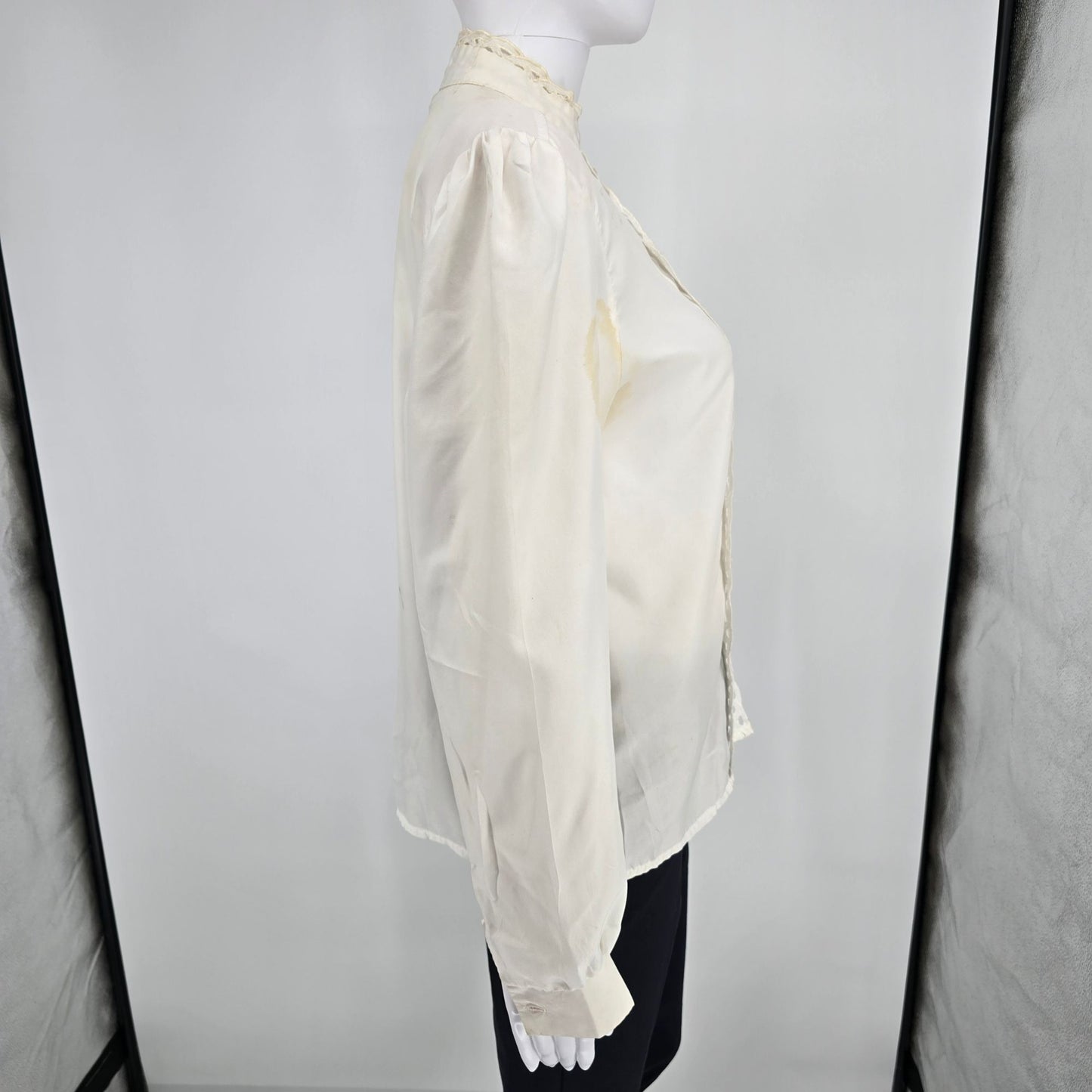 Distressed Vintage 1980s Lauren Lee Ivory Lace Victorian/Prairie Blouse (L)