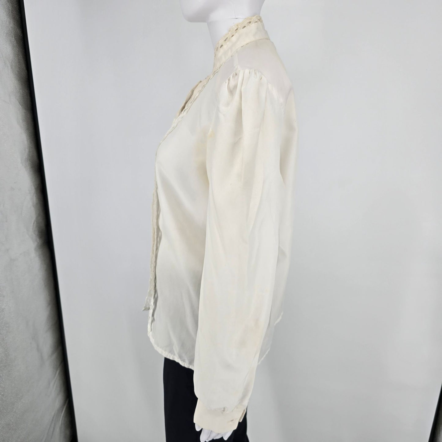 Distressed Vintage 1980s Lauren Lee Ivory Lace Victorian/Prairie Blouse (L)