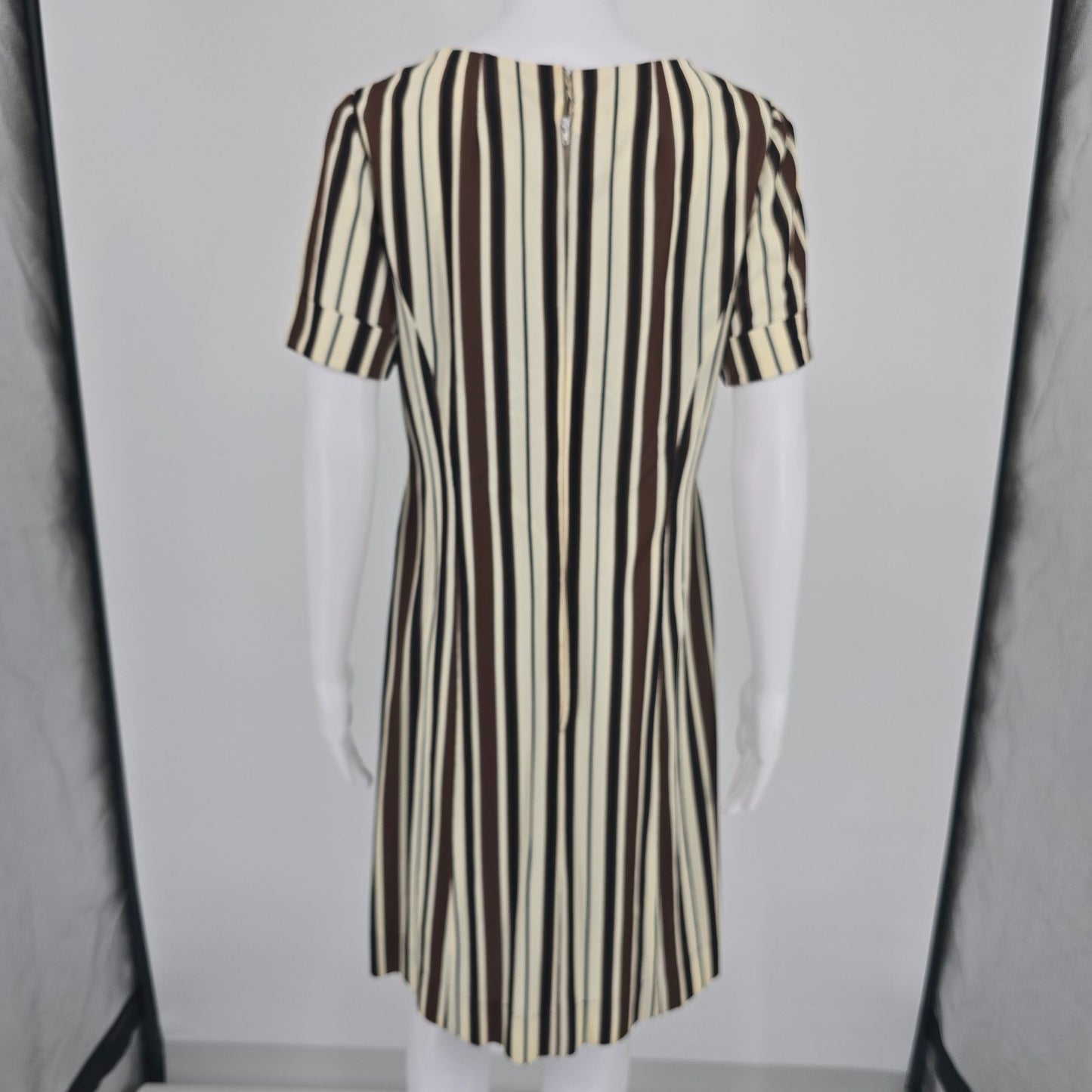 Vintage 1970s Brown/Cream/Black Mod Op Art Vertical Striped Shift Dress (M)
