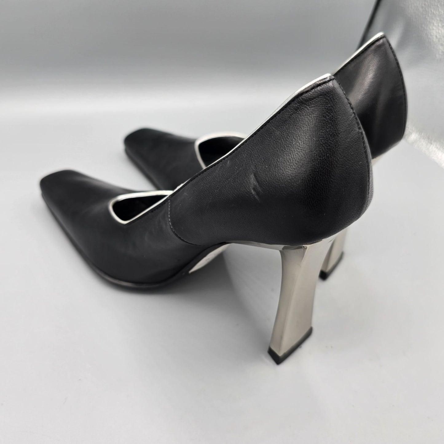 Vintage Y2K Pari & Pari Black Nappa Leather Square-Toe Silver Piping Pumps (7B)