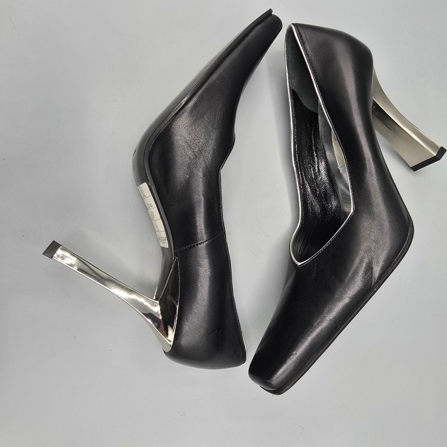 Vintage Y2K Pari & Pari Black Nappa Leather Square-Toe Silver Piping Pumps (7B)