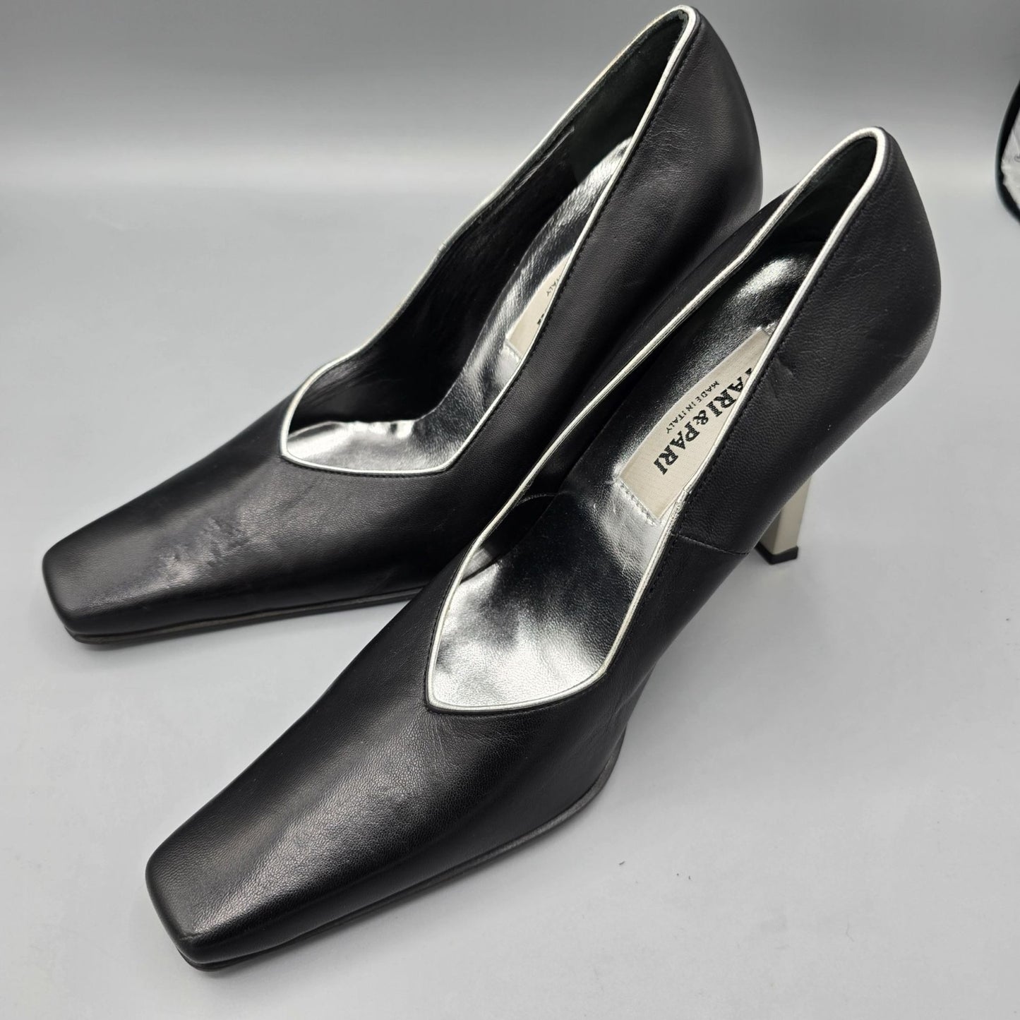 Vintage Y2K Pari & Pari Black Nappa Leather Square-Toe Silver Piping Pumps (7B)