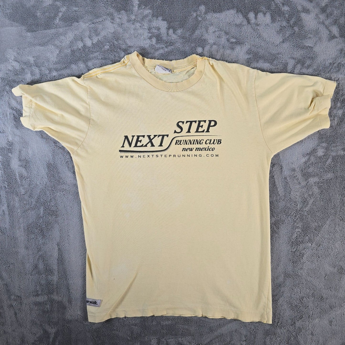 Distressed Vintage 2000s Airwalk Next Step Running Club New Mexico T-Shirt (L)