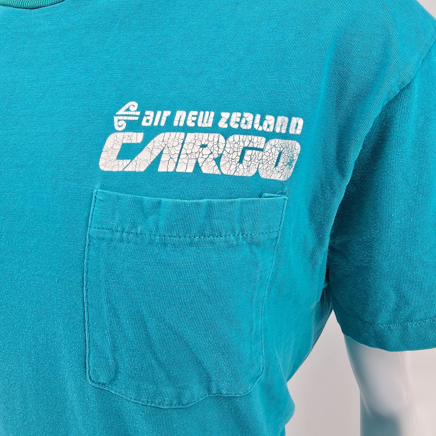 Vintage 1990s Hanes Beefy-T New Zealand Cargo Employee Pocket T-Shirt (L)