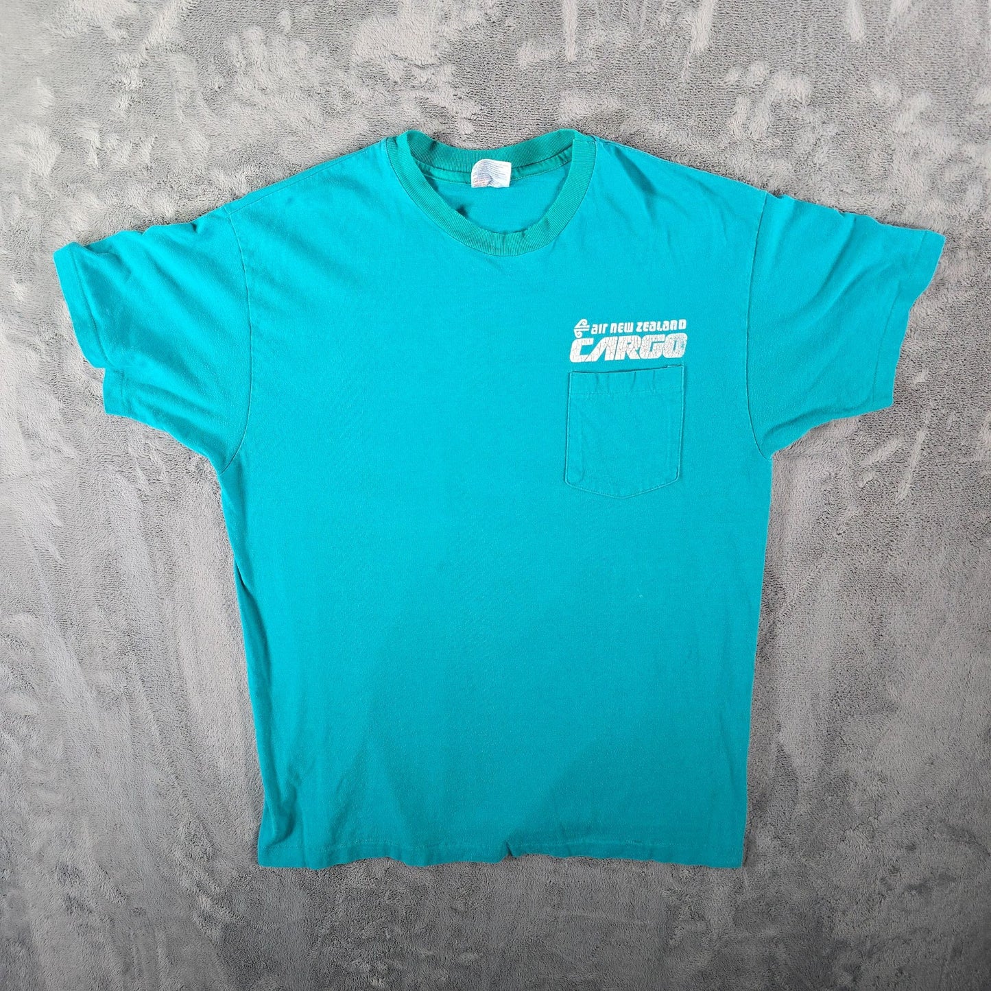 Vintage 1990s Hanes Beefy-T New Zealand Cargo Employee Pocket T-Shirt (L)