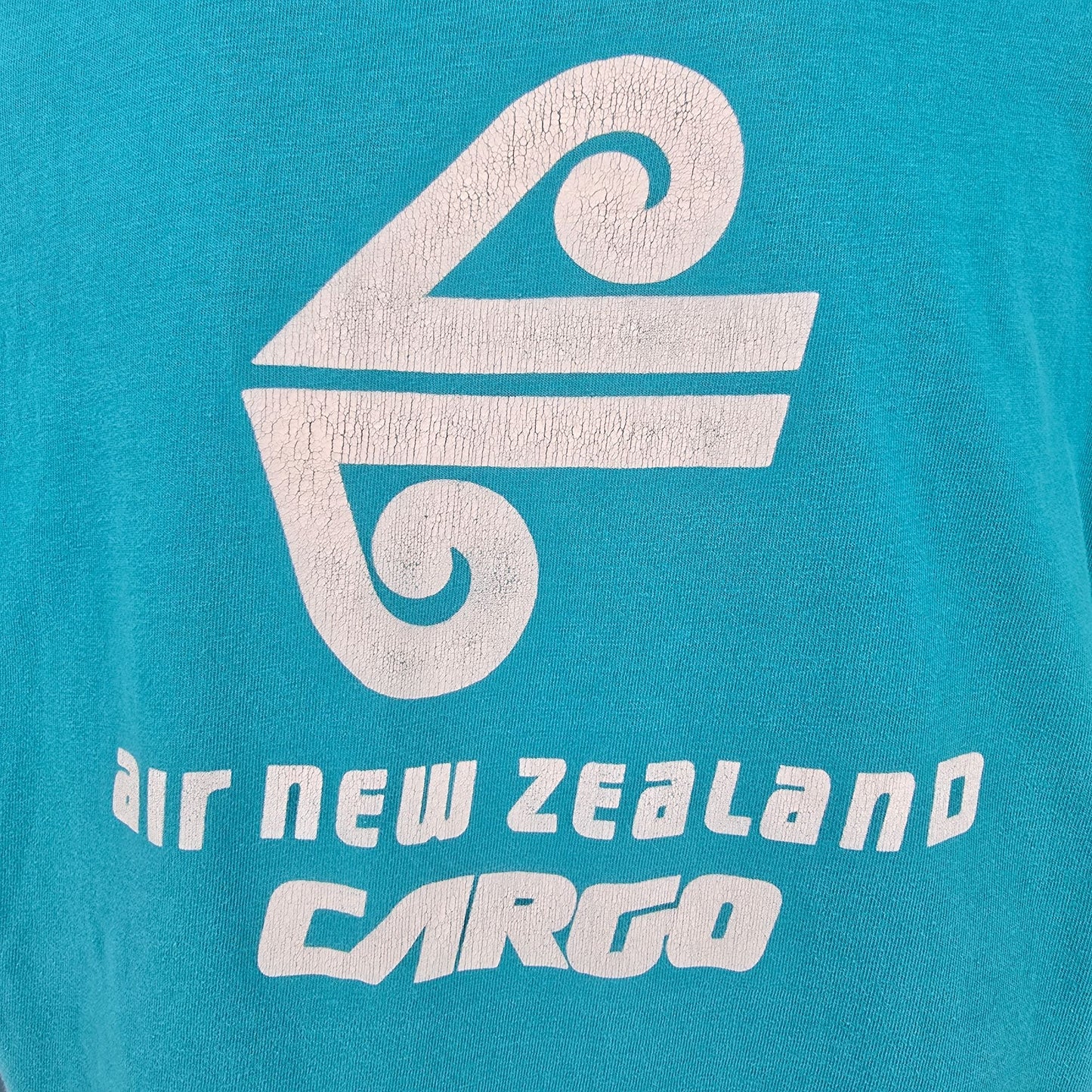 Vintage 1990s Hanes Beefy-T New Zealand Cargo Employee Pocket T-Shirt (L)
