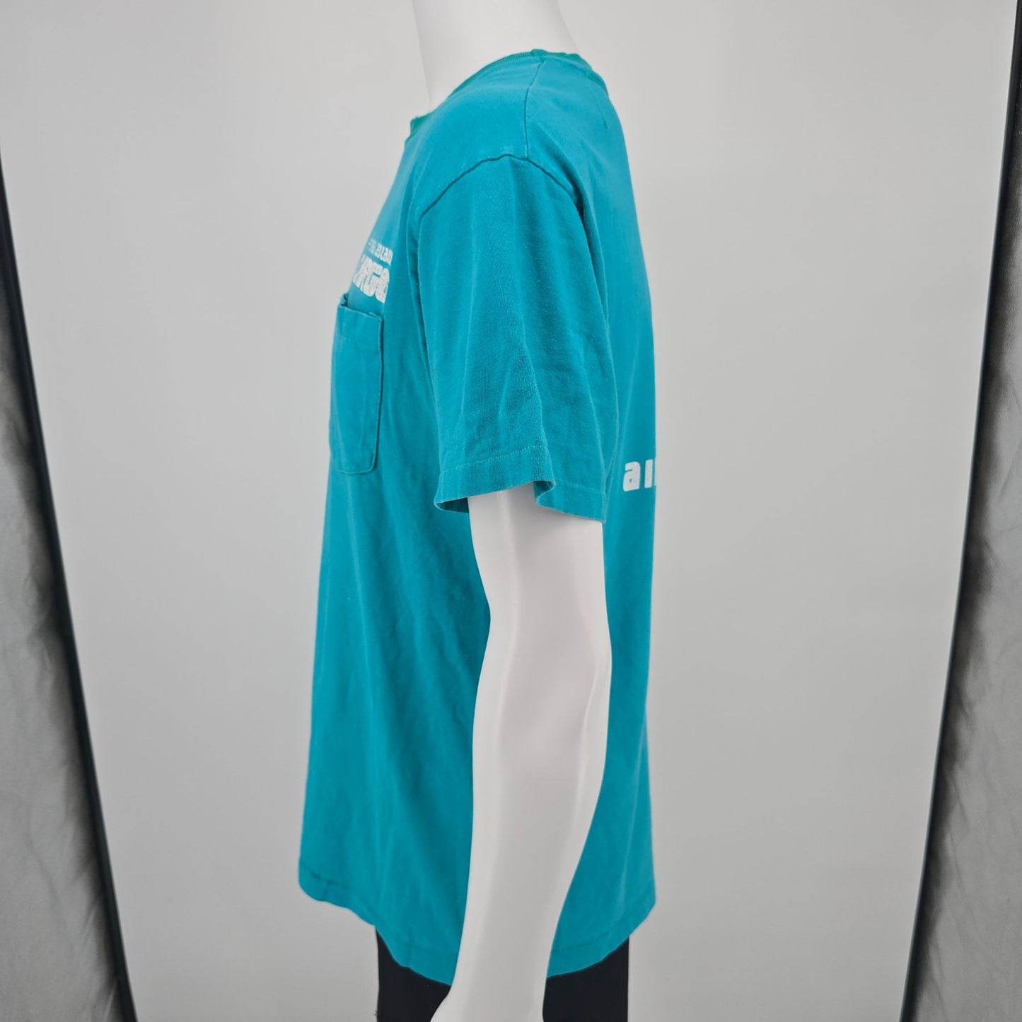 Vintage 1990s Hanes Beefy-T New Zealand Cargo Employee Pocket T-Shirt (L)