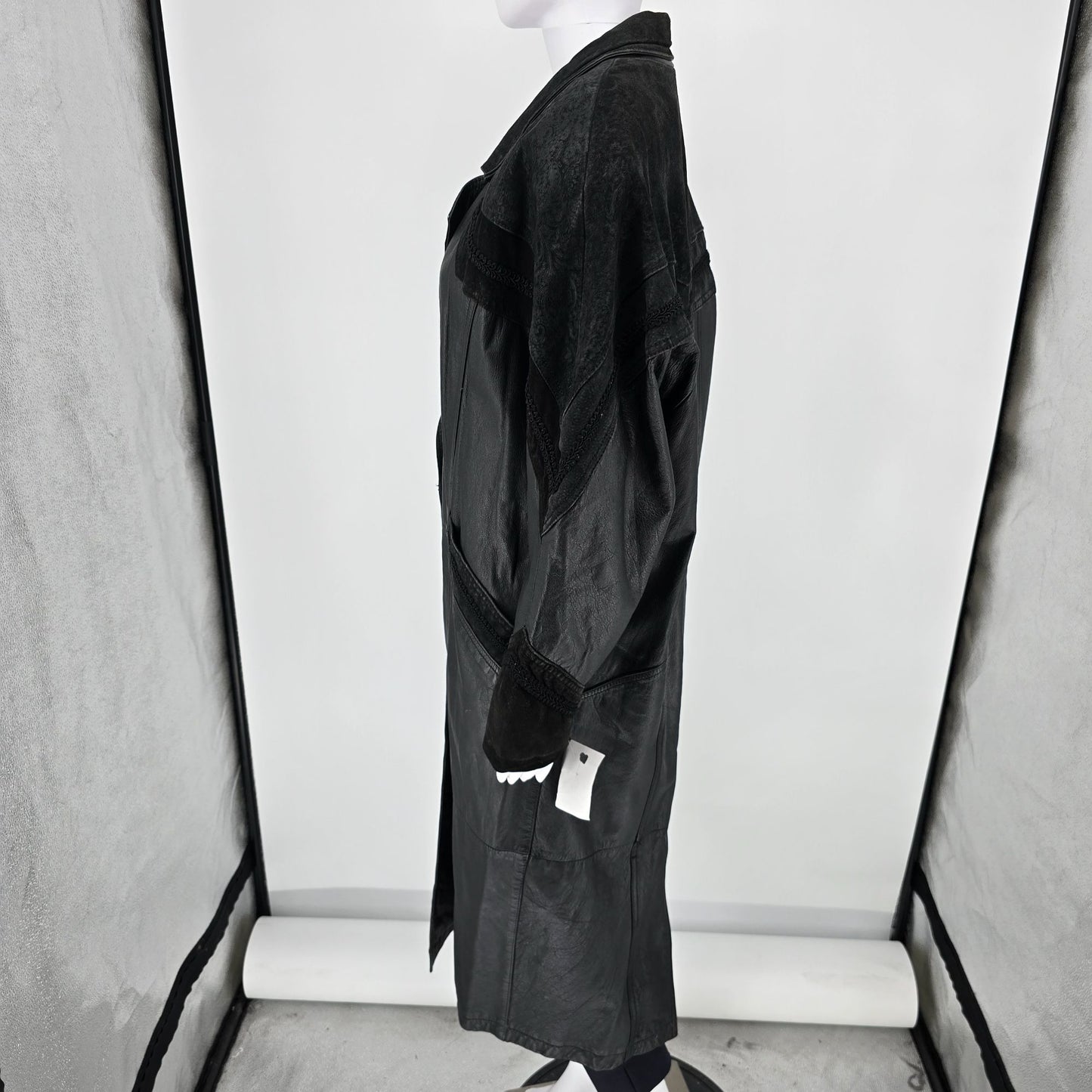 Vintage Late 1980s Maggie Lawrence Women's Paisely Trim Leather Duster Coat (M)