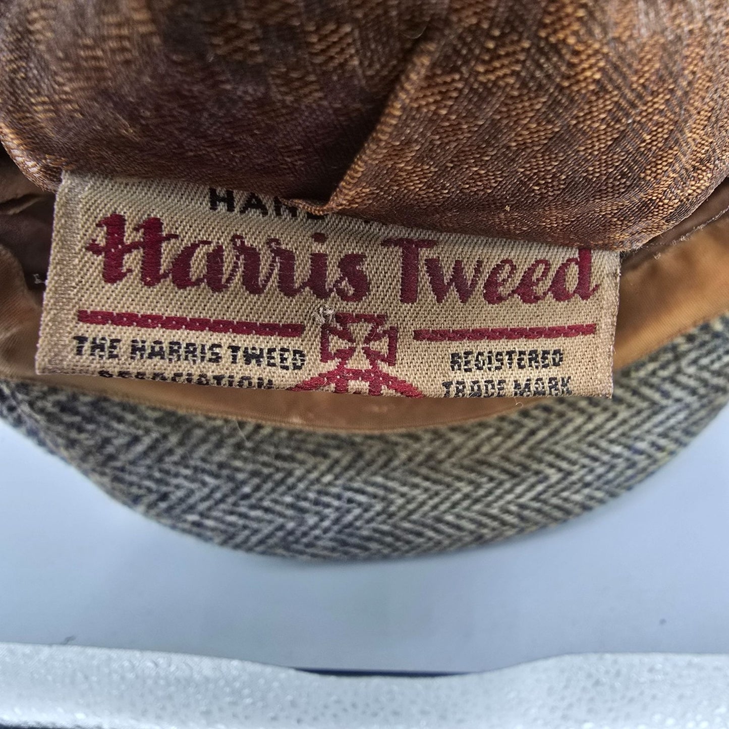 Vintage 1970s Harris Tweed Made in Scotland Herringbone Wool Flat Cap (US 7 1/8)