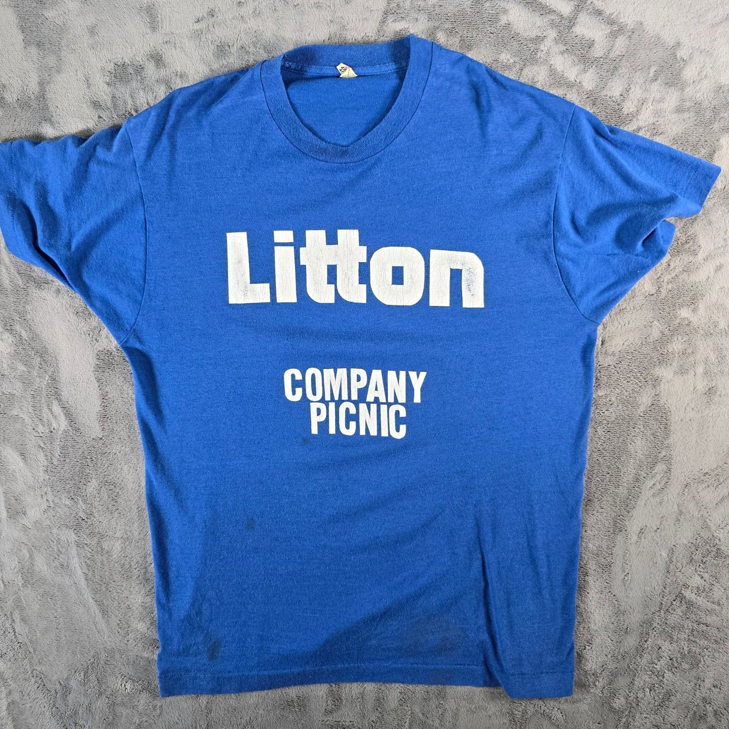 Vintage 1980s Screen Stars Blue Litton Industries Company Picnic T-Shirt (L)