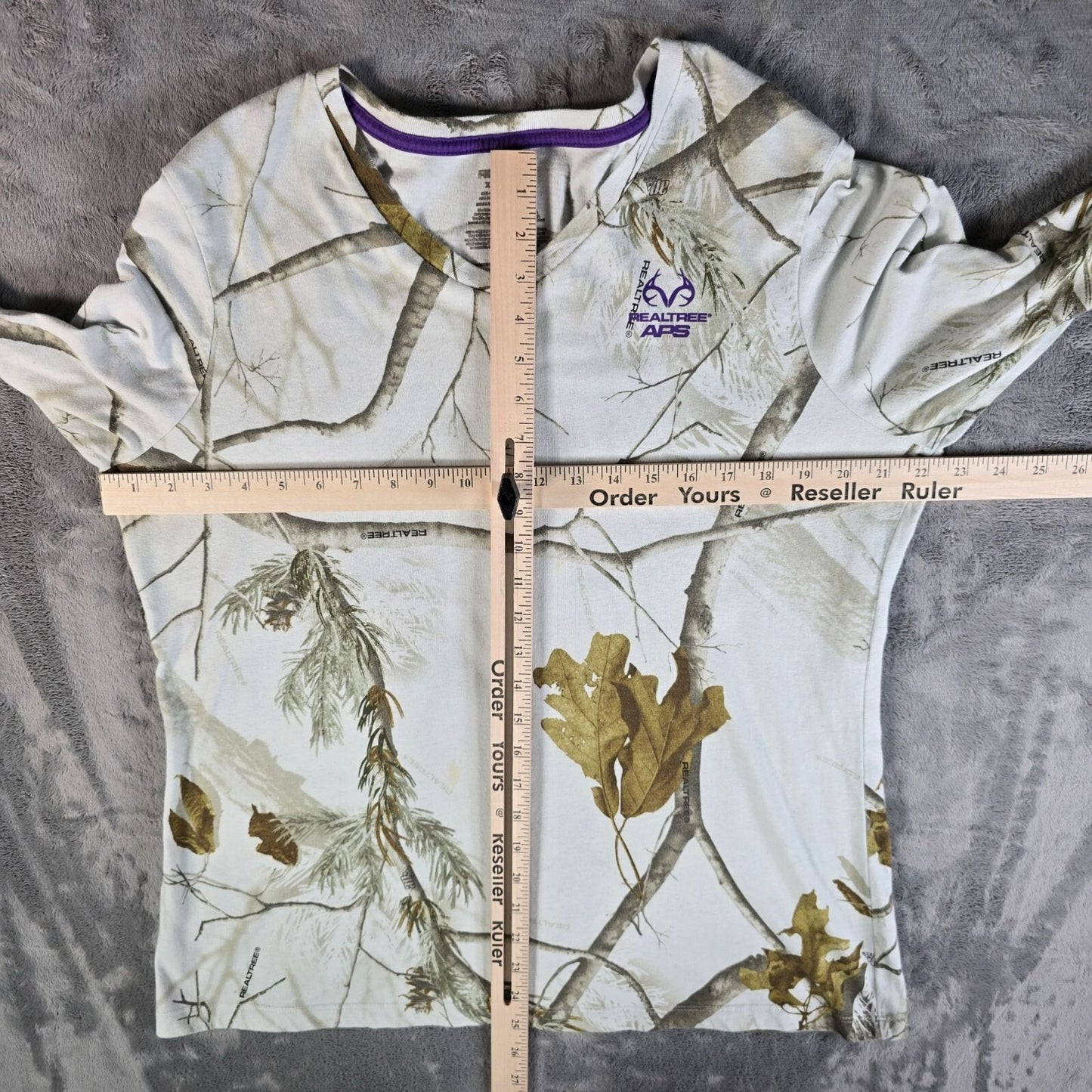 2010s Realtree APS Snow Camo V-Neck Long Sleeve Performance T-Shirt (Womens XXL)