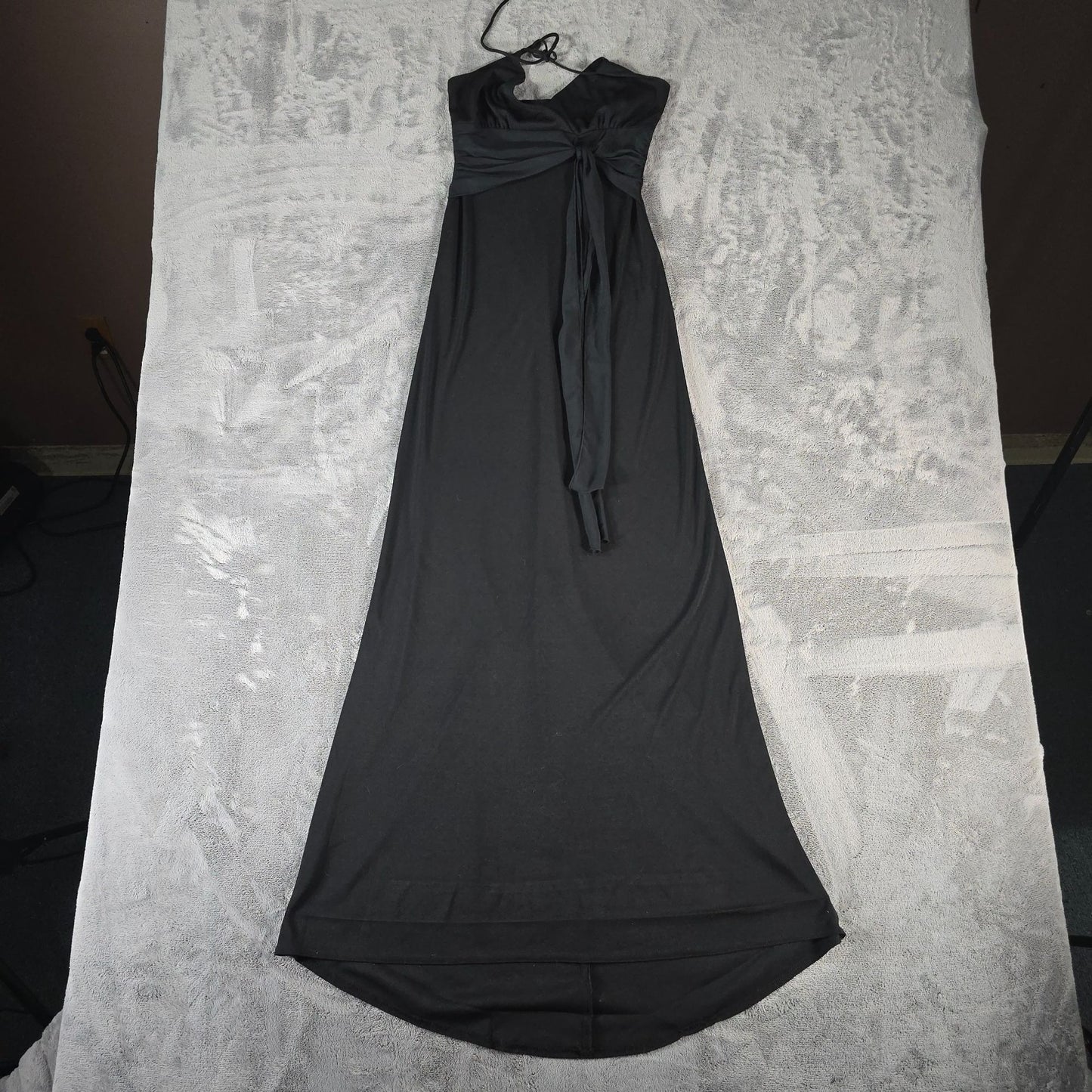 Vintage Y2K City Triangles Slinky Black Halter Maxi Prom/Formal Dress (S)