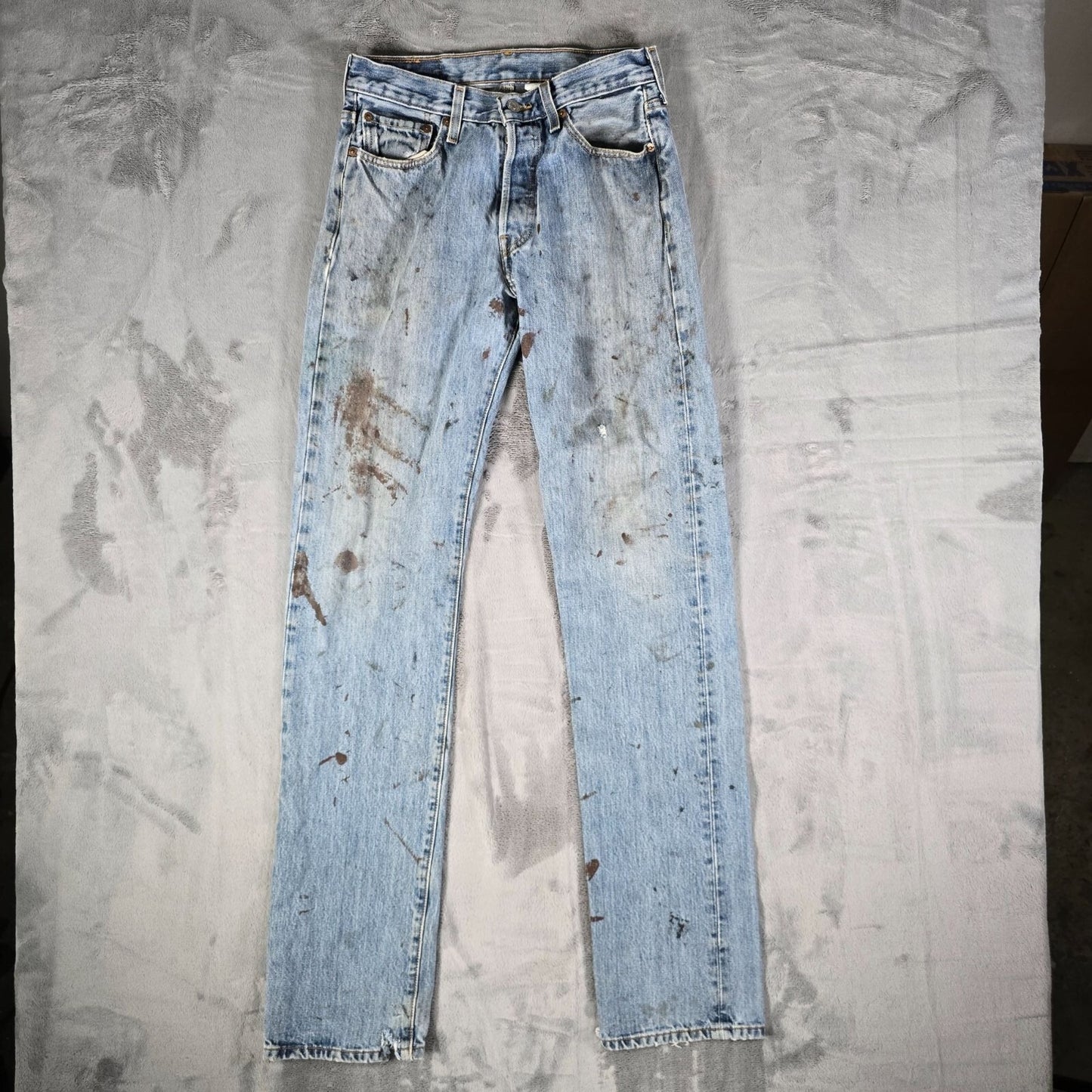2008 Thrashed Levi's 501-0193 Medium Stonewash Denim Blue Jeans (28x36)