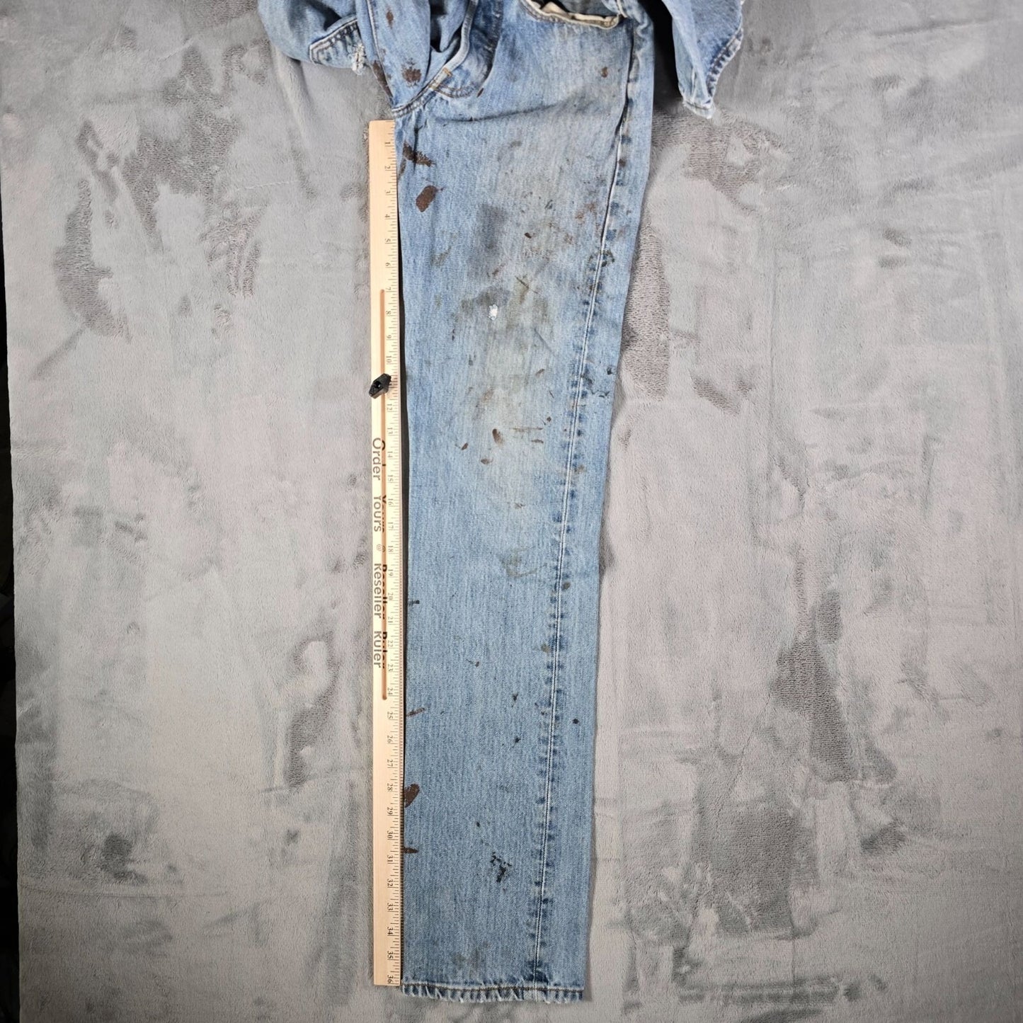 2008 Thrashed Levi's 501-0193 Medium Stonewash Denim Blue Jeans (28x36)