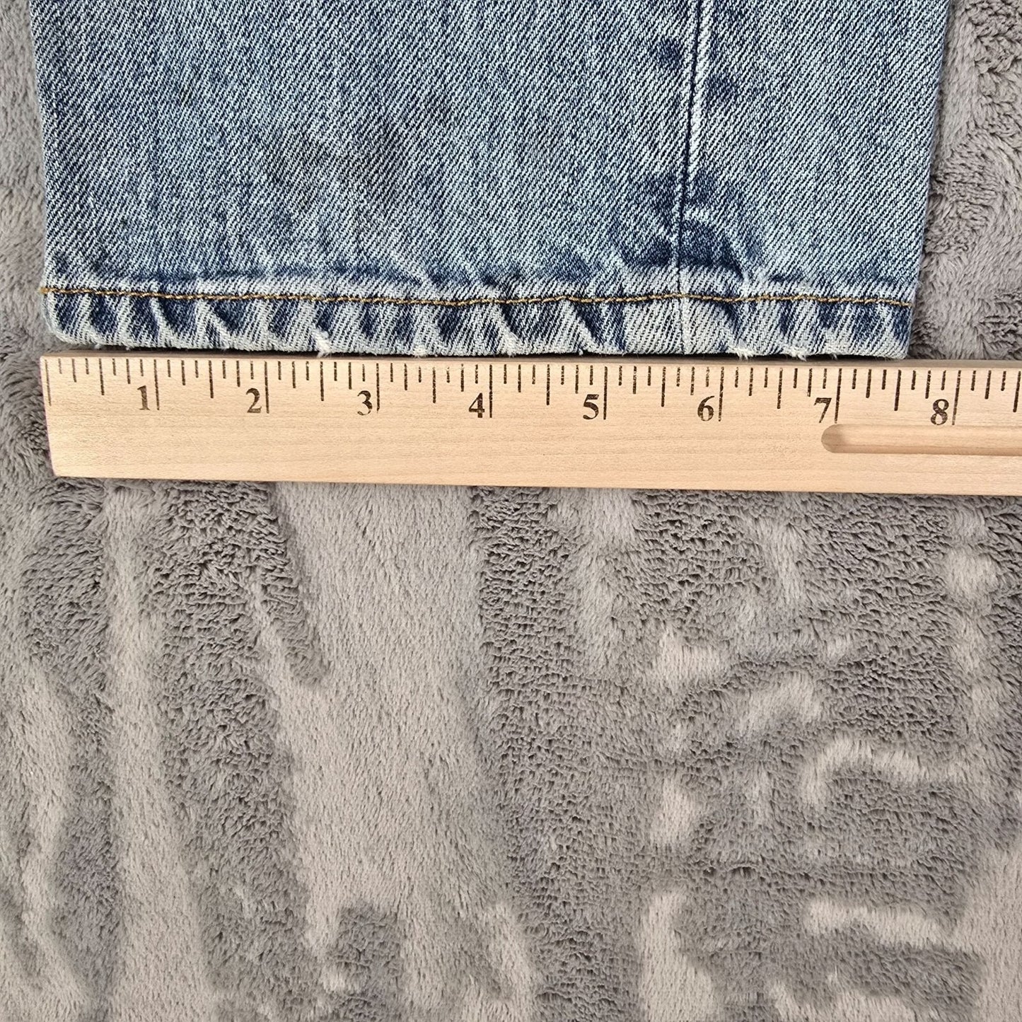 2008 Thrashed Levi's 501-0193 Medium Stonewash Denim Blue Jeans (28x36)