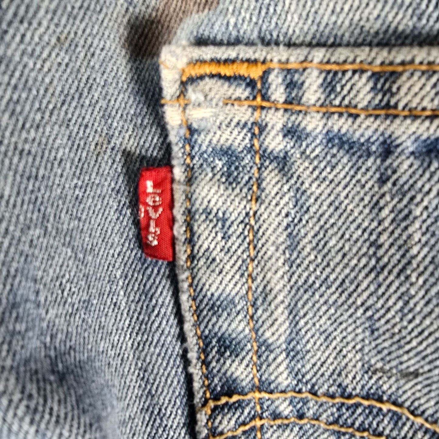 2008 Thrashed Levi's 501-0193 Medium Stonewash Denim Blue Jeans (28x36)