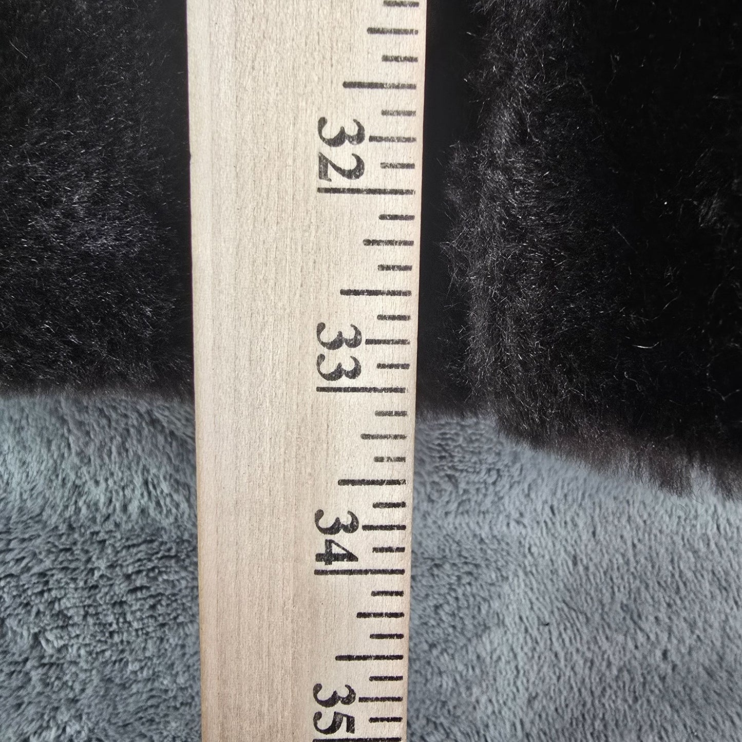 Vintage 1960s Unbranded Women's Chevron Tweed Fit & Flare Faux Fur Trim Coat (S)