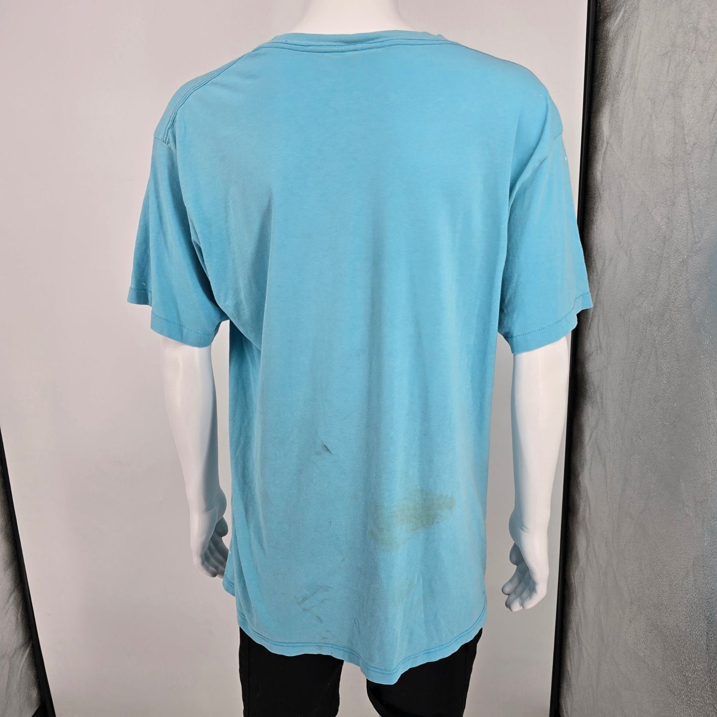 Distressed Vintage 1990s Blank Paint Splatter Sky Blue Pocket T-Shirt (L/XL)