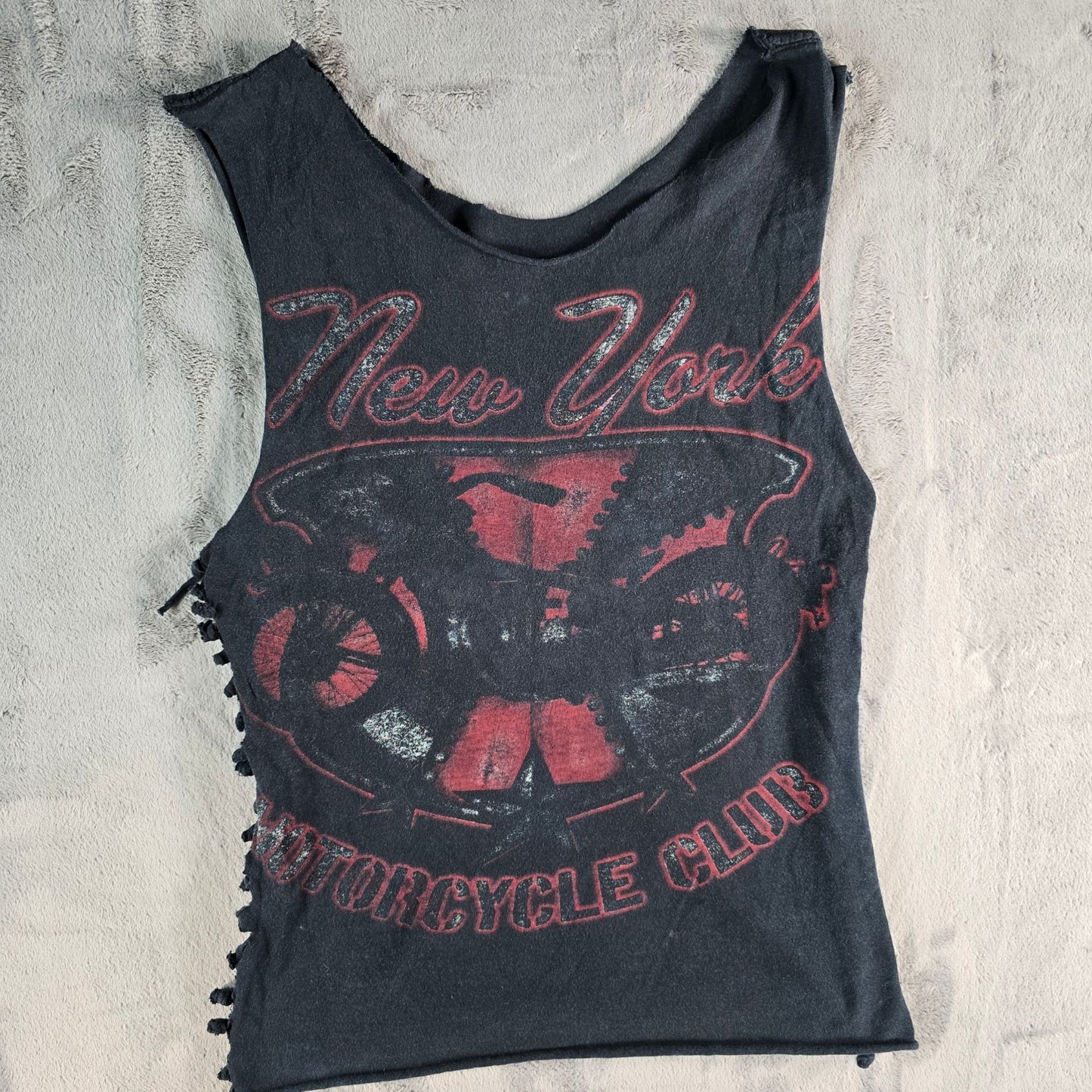 Distressed 2010s New York Motorcycle Club DIY Knotted Side Cut Tank Top (XS/S)