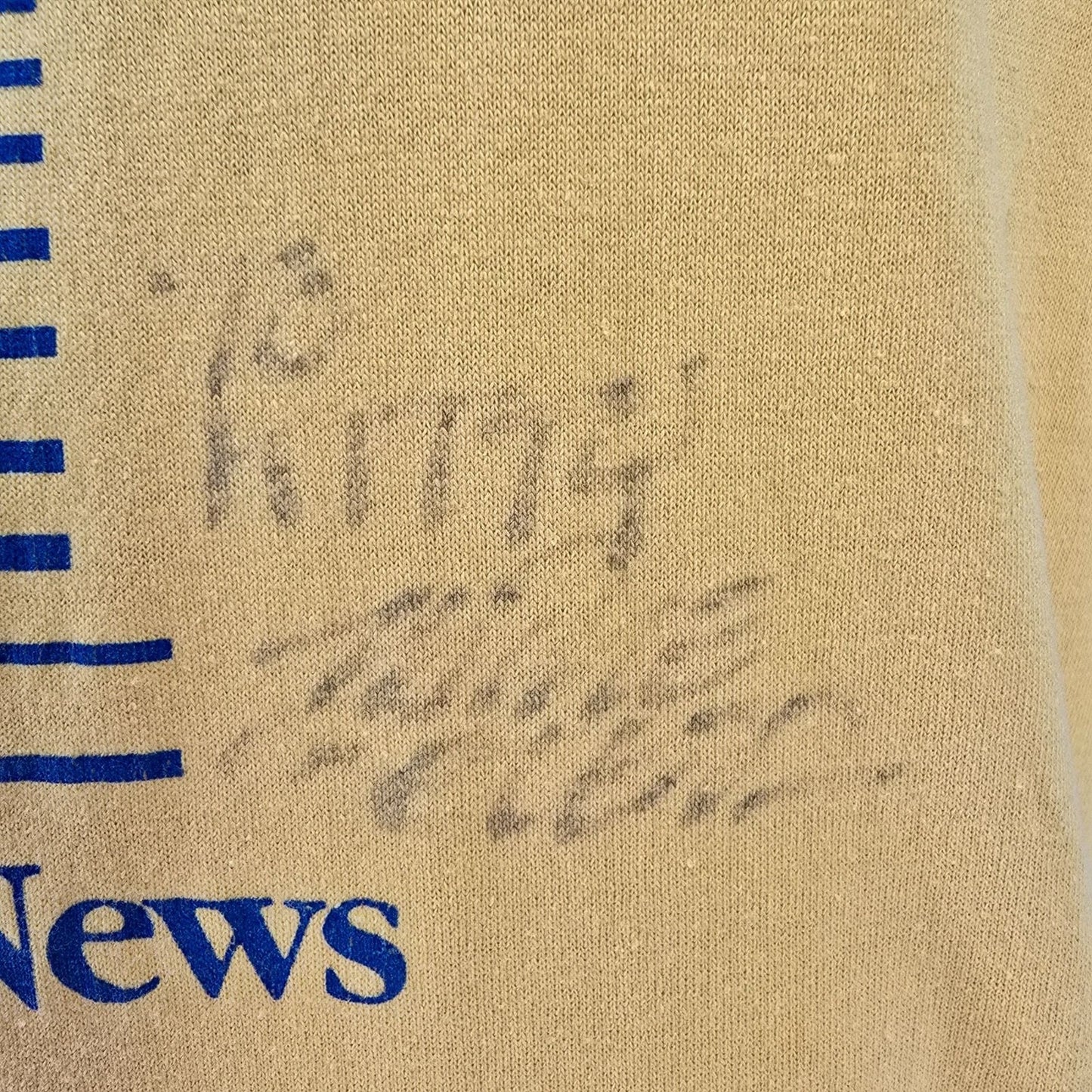 Vintage 1988 Dayton Daily News River Run XI Autographed Yellow T-Shirt (M)