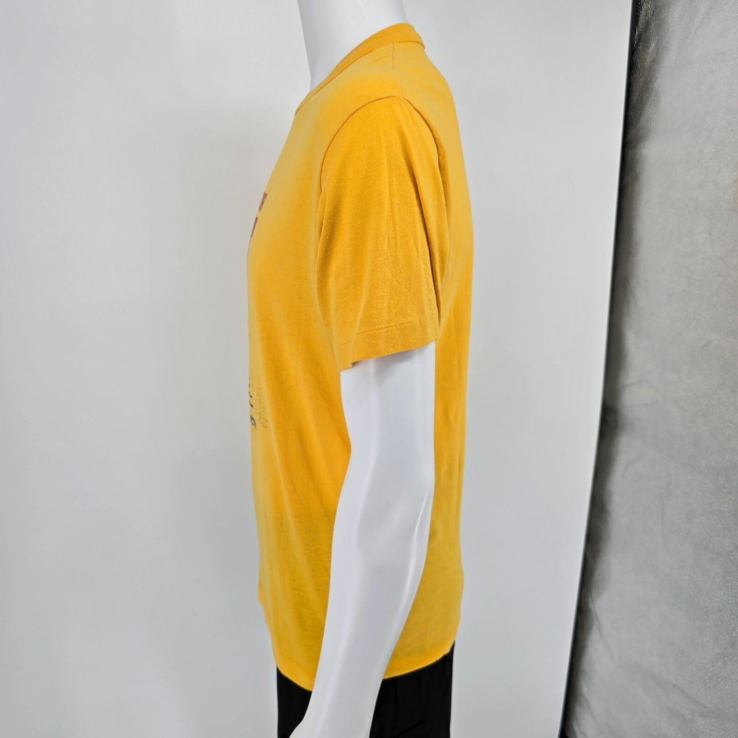 Vintage 1988 Dayton Daily News River Run XI Autographed Yellow T-Shirt (M)