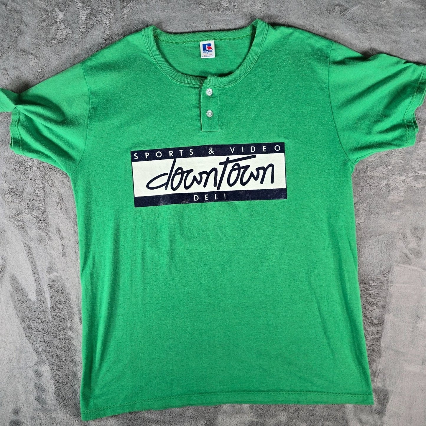 Vintage 1990s Russell Athletic Downtown Deli Sports & Video #1 T-Shirt (L/XL)